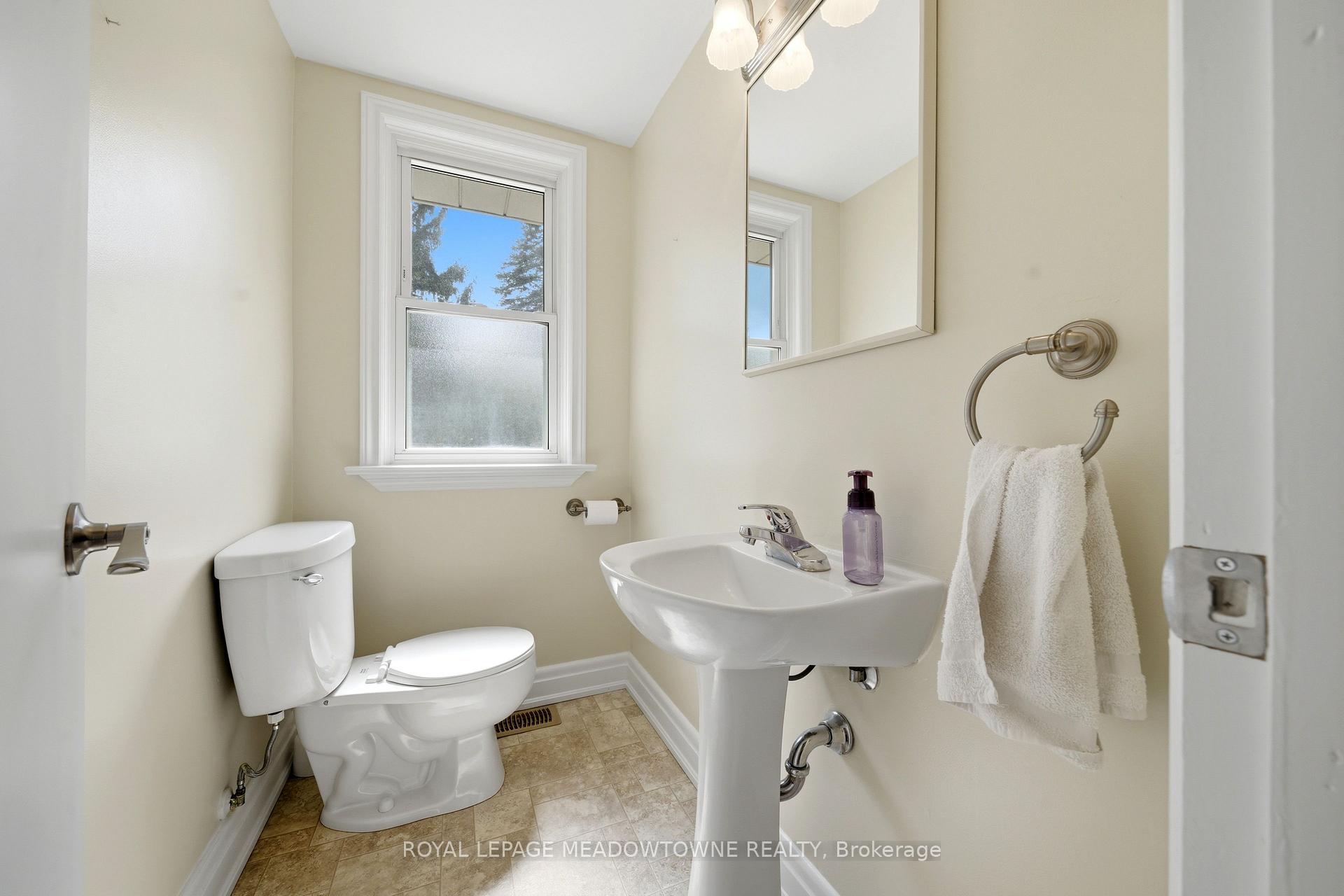 Photo 20 of 20 Delrex Boulevard, Halton Hills, Georgetown — HOMEH