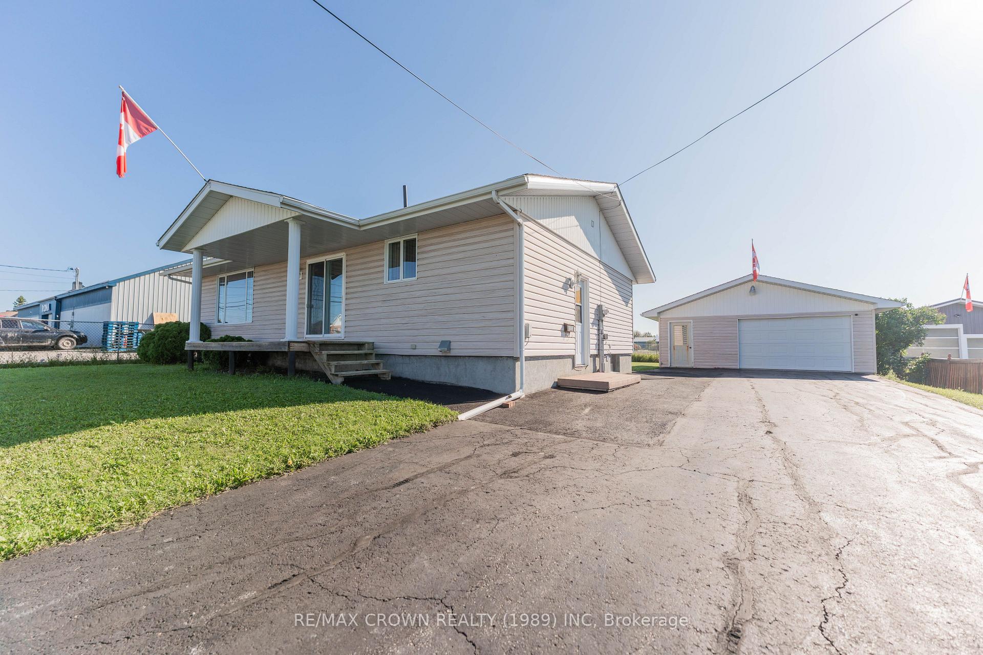 Photo 2 of 20 Brunelle Road S, Kapuskasing — HOMEH