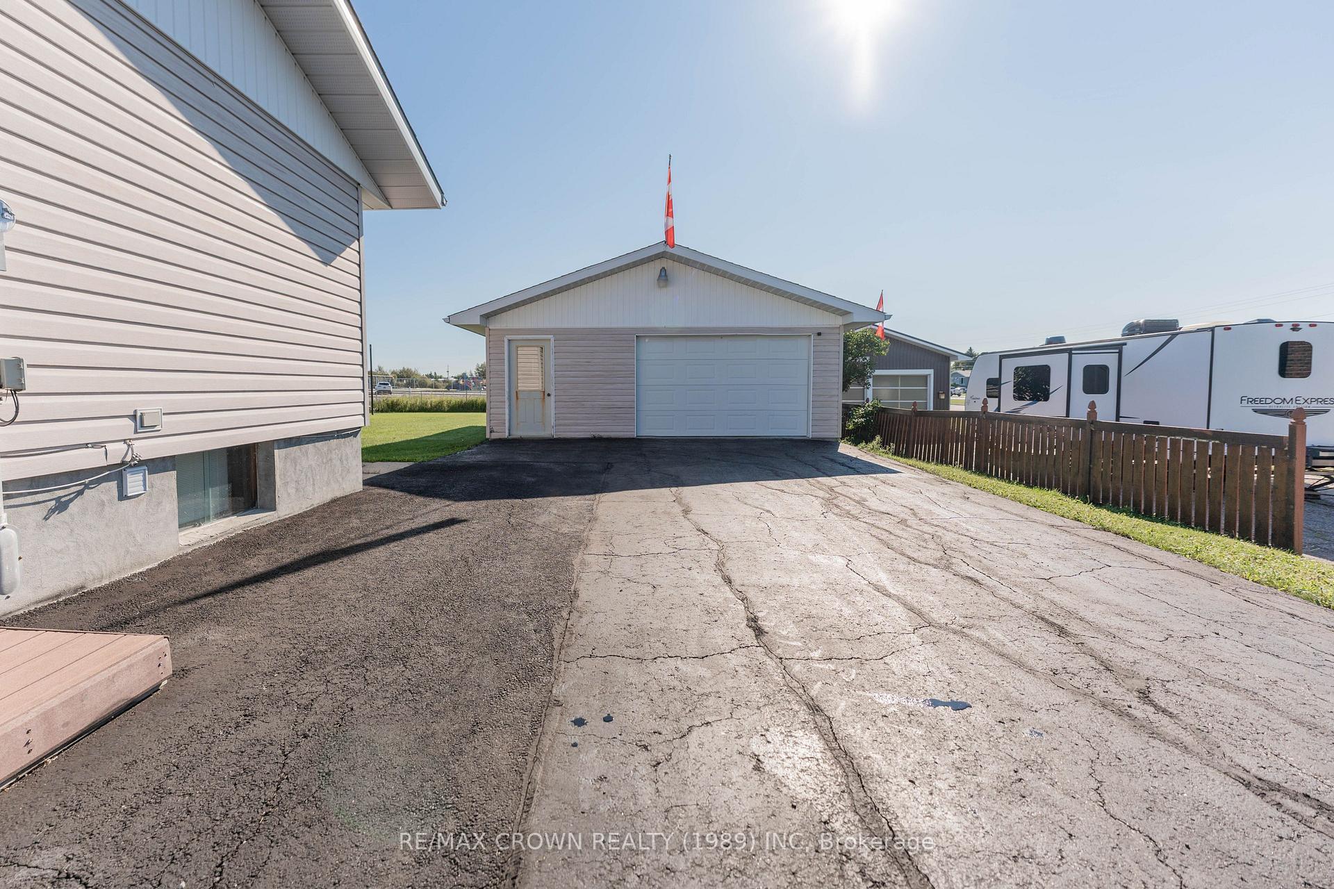Photo 39 of 20 Brunelle Road S, Kapuskasing — HOMEH