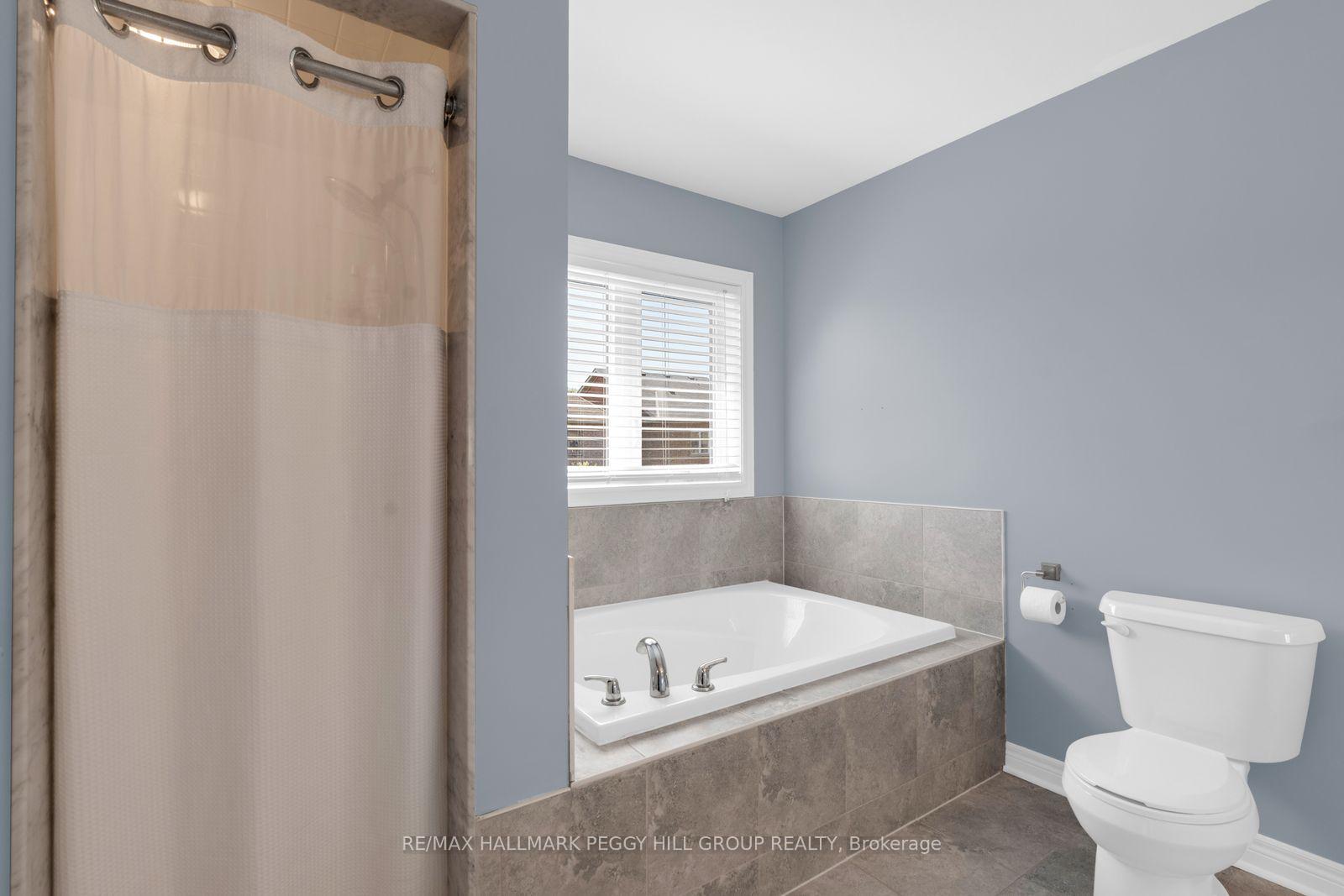 Photo 9 of 55 Forsyth Crescent, Barrie, West Bayfield — HOMEH