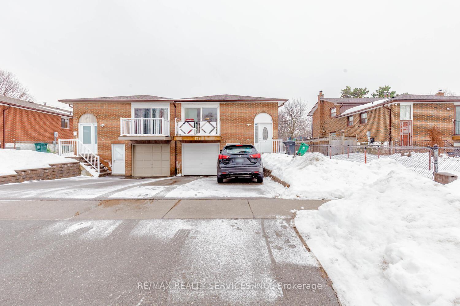 Front of Unit Basement, 127 Mill Street N