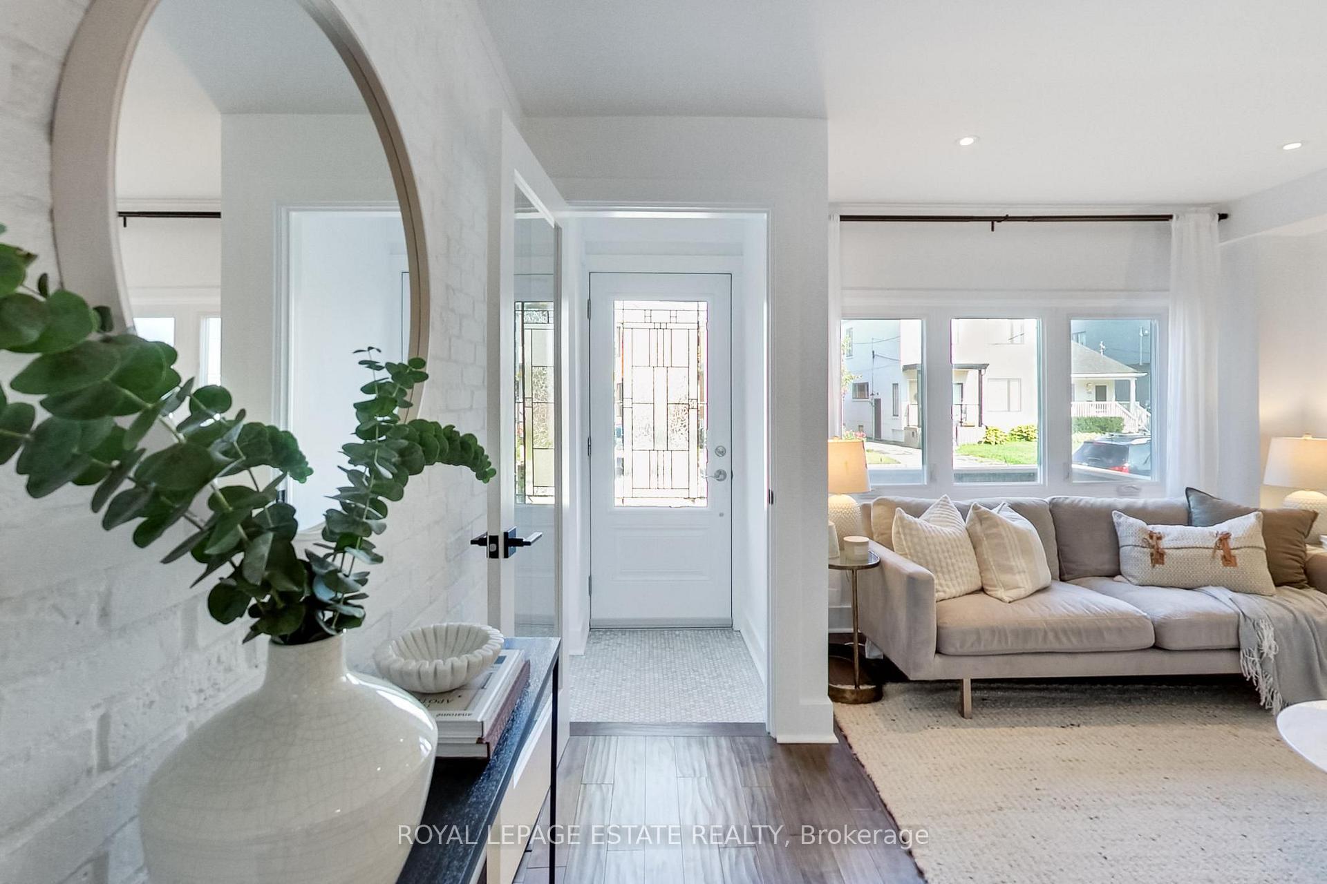 Photo 3 of 184 King Edward Avenue, Toronto, Woodbine-Lumsden — HOMEH