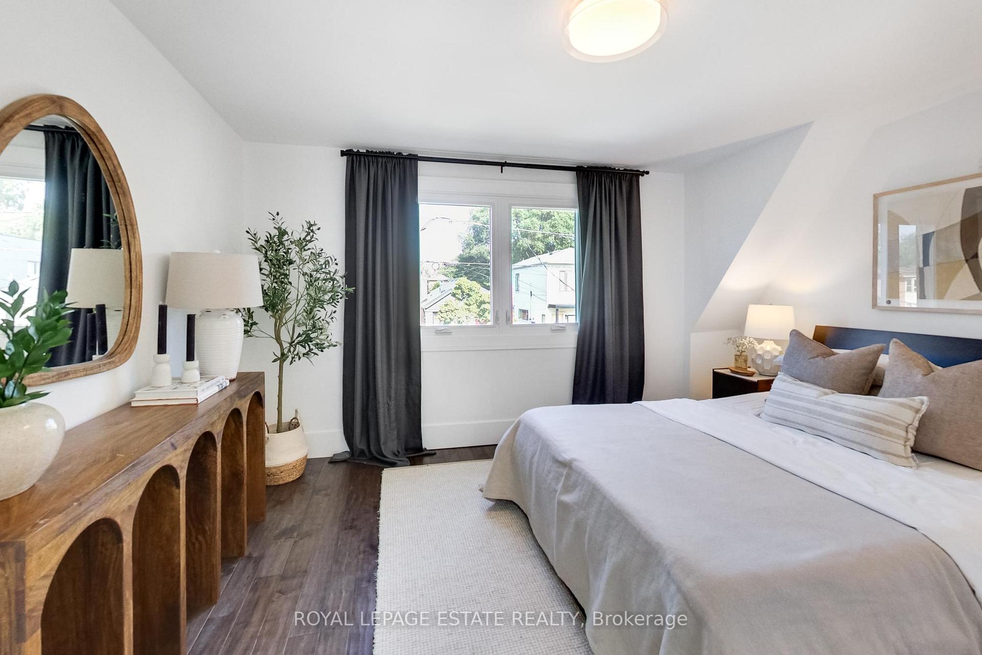 Photo 17 of 184 King Edward Avenue, Toronto, Woodbine-Lumsden — HOMEH