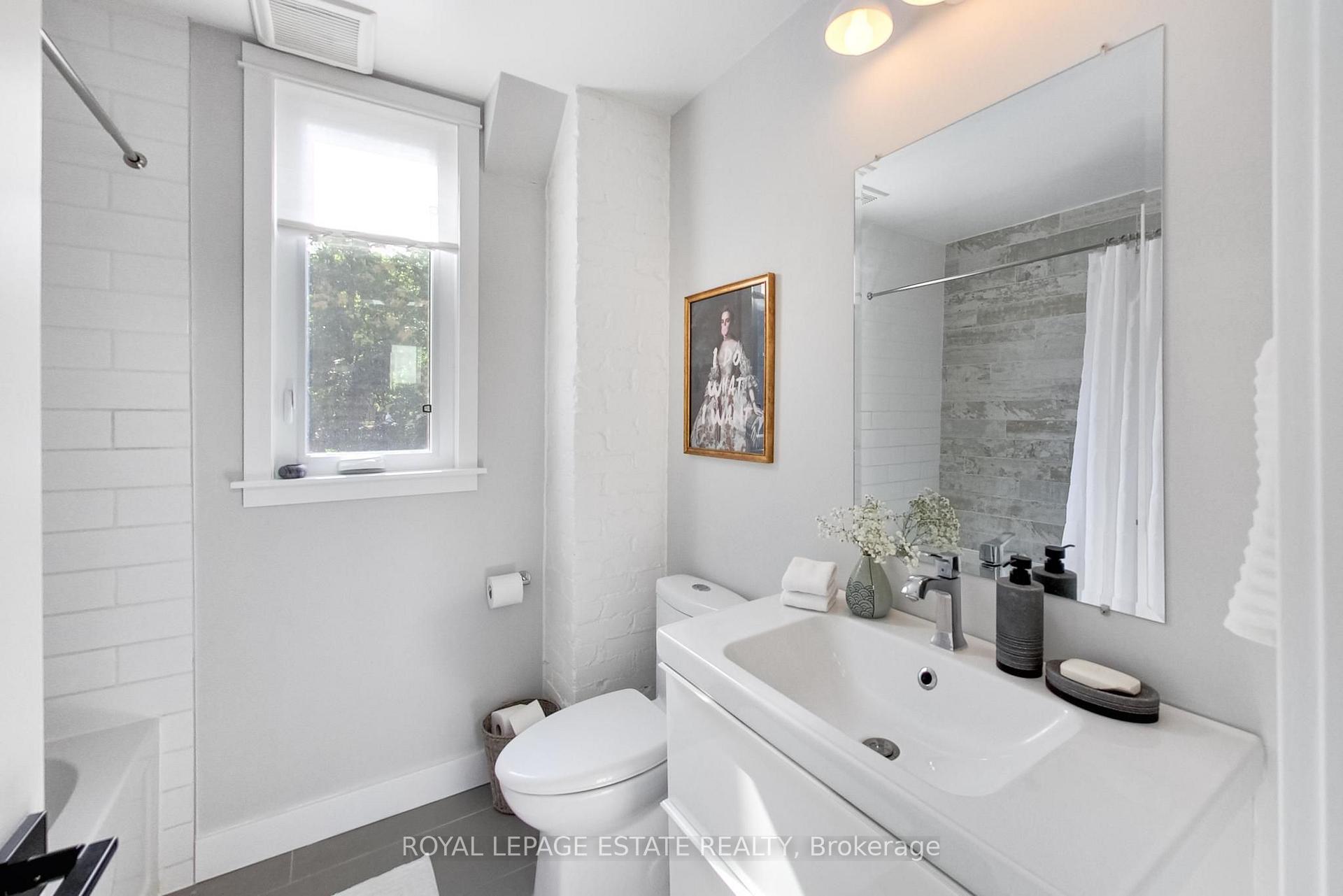Photo 18 of 184 King Edward Avenue, Toronto, Woodbine-Lumsden — HOMEH
