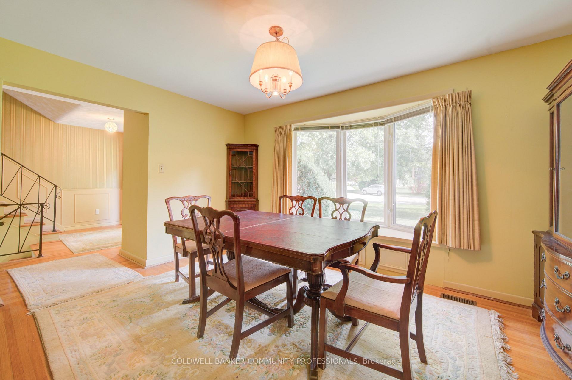 Photo 7 of 4 Mayfair Court, Hamilton, Dundas — HOMEH