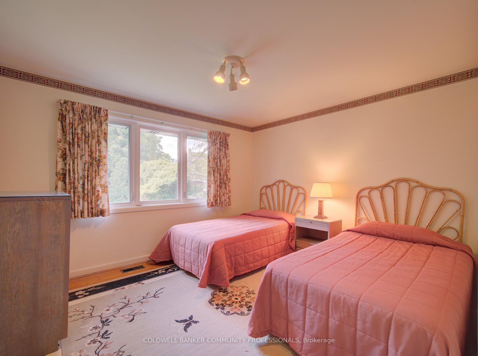 Photo 27 of 4 Mayfair Court, Hamilton, Dundas — HOMEH