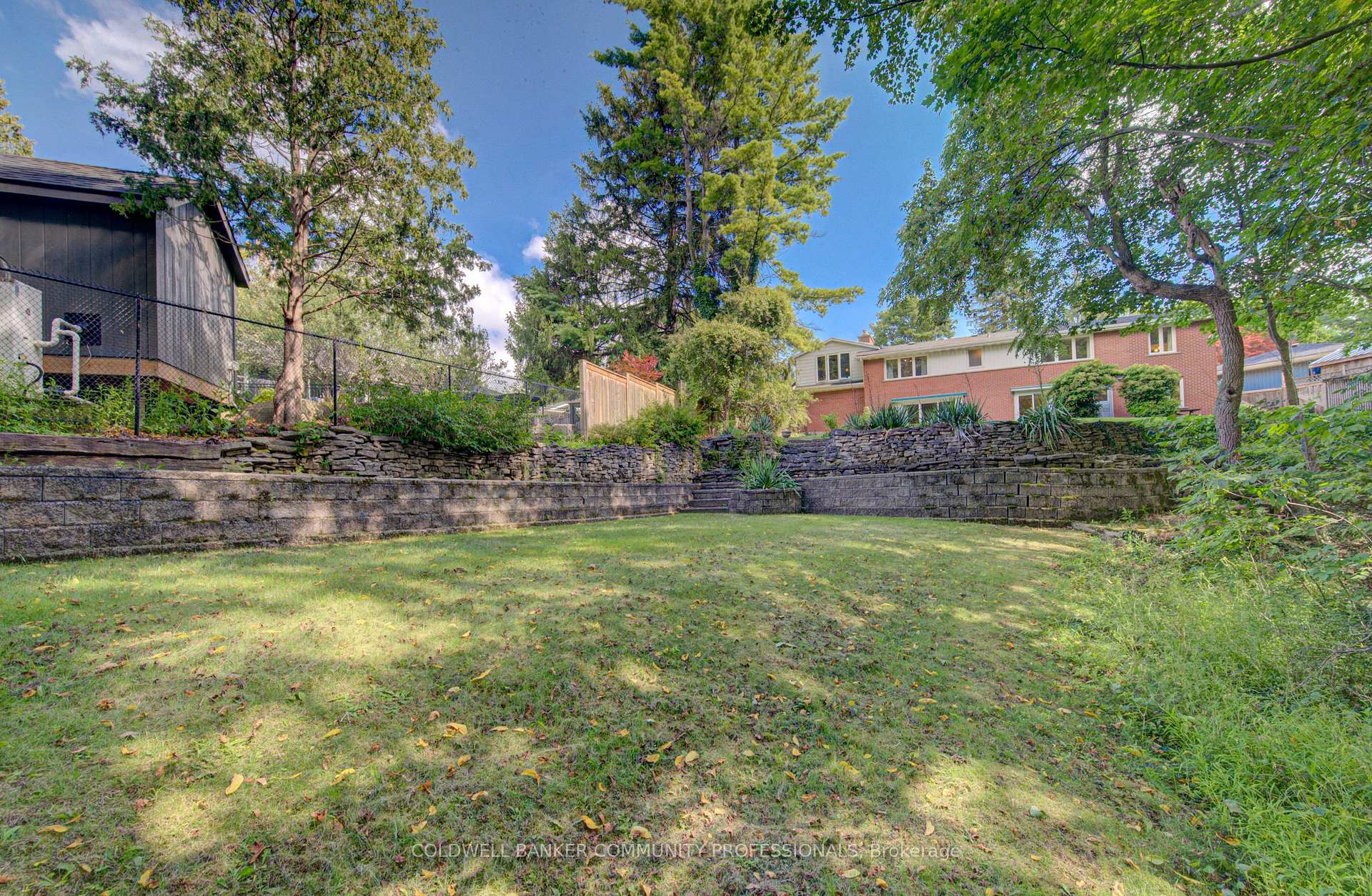 Photo 43 of 4 Mayfair Court, Hamilton, Dundas — HOMEH