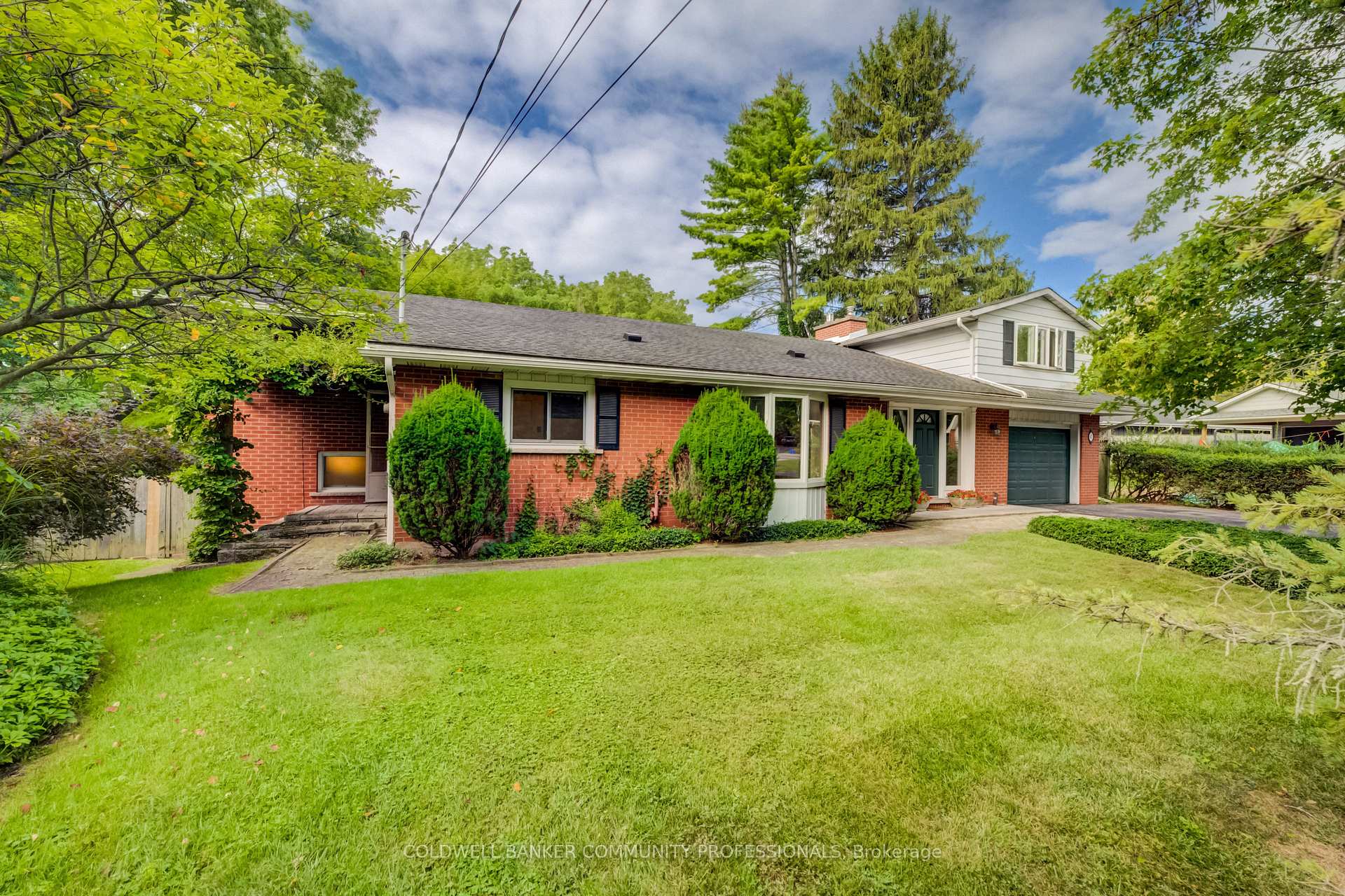 Photo 44 of 4 Mayfair Court, Hamilton, Dundas — HOMEH