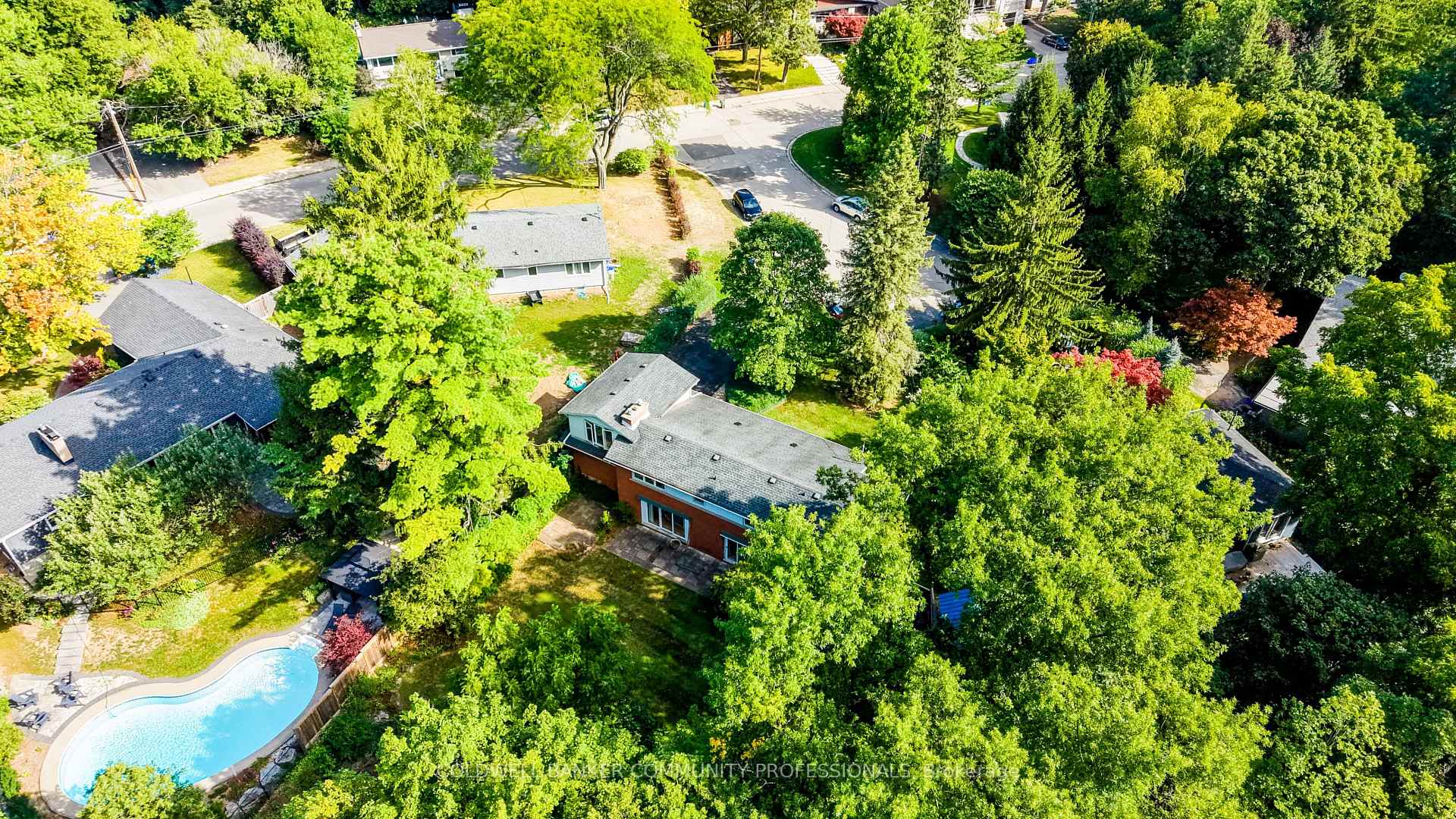 Photo 46 of 4 Mayfair Court, Hamilton, Dundas — HOMEH