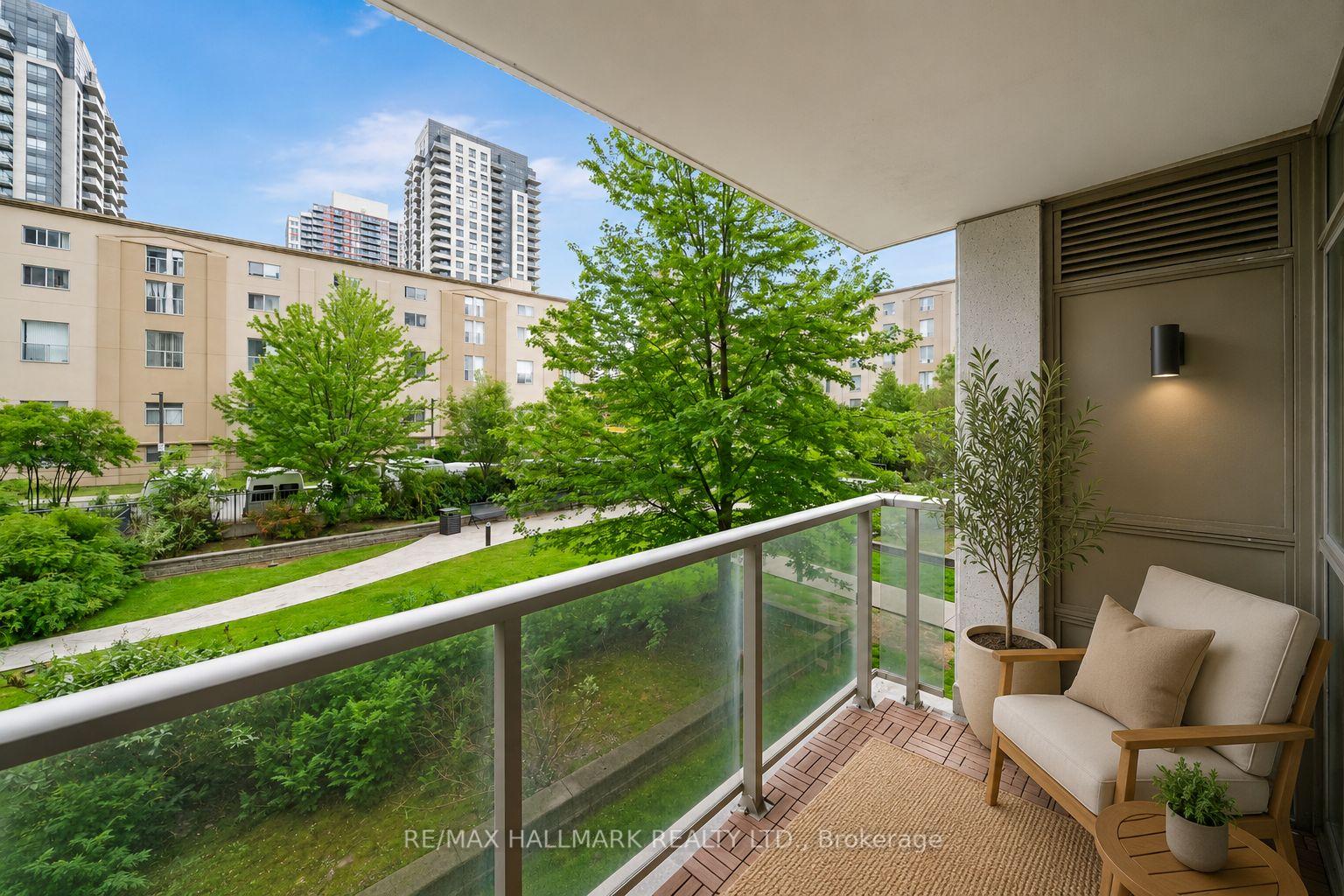 Photo 15 of Unit 103, 816 Lansdowne Avenue, Toronto, Dovercourt-Wallace Emerson-Junction — HOMEH