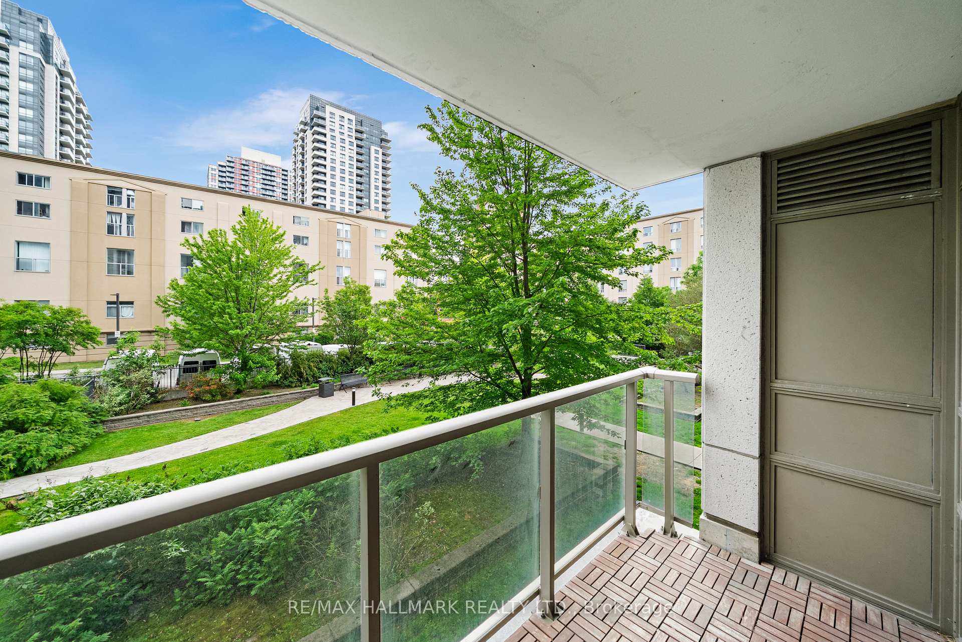 Photo 16 of Unit 103, 816 Lansdowne Avenue, Toronto, Dovercourt-Wallace Emerson-Junction — HOMEH