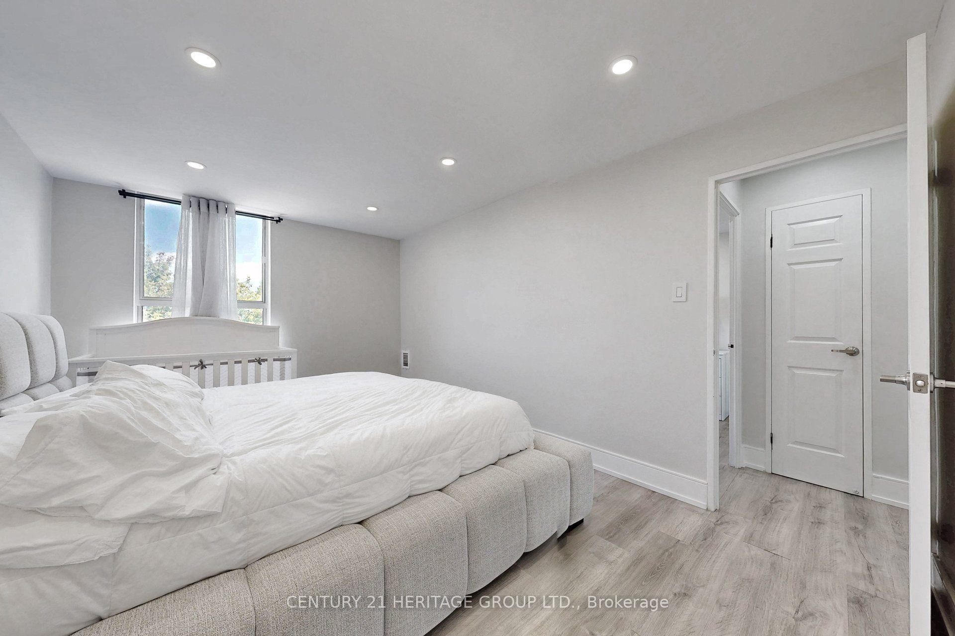 Photo 25 of Unit 206, 2835 Islington Avenue, North York, Humber Summit — HOMEH