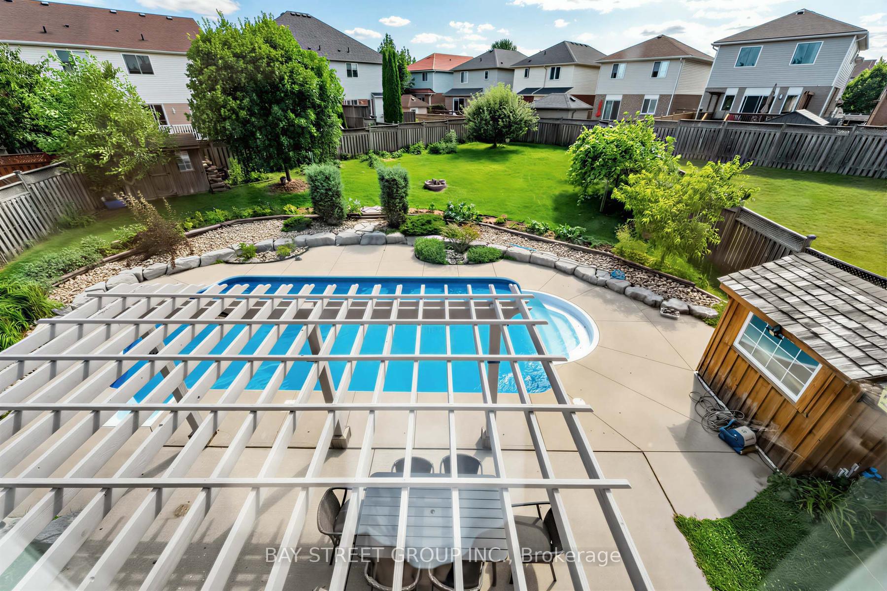 Photo 19 of 63 Dubrick Crescent, Kitchener, Larentian West — HOMEH