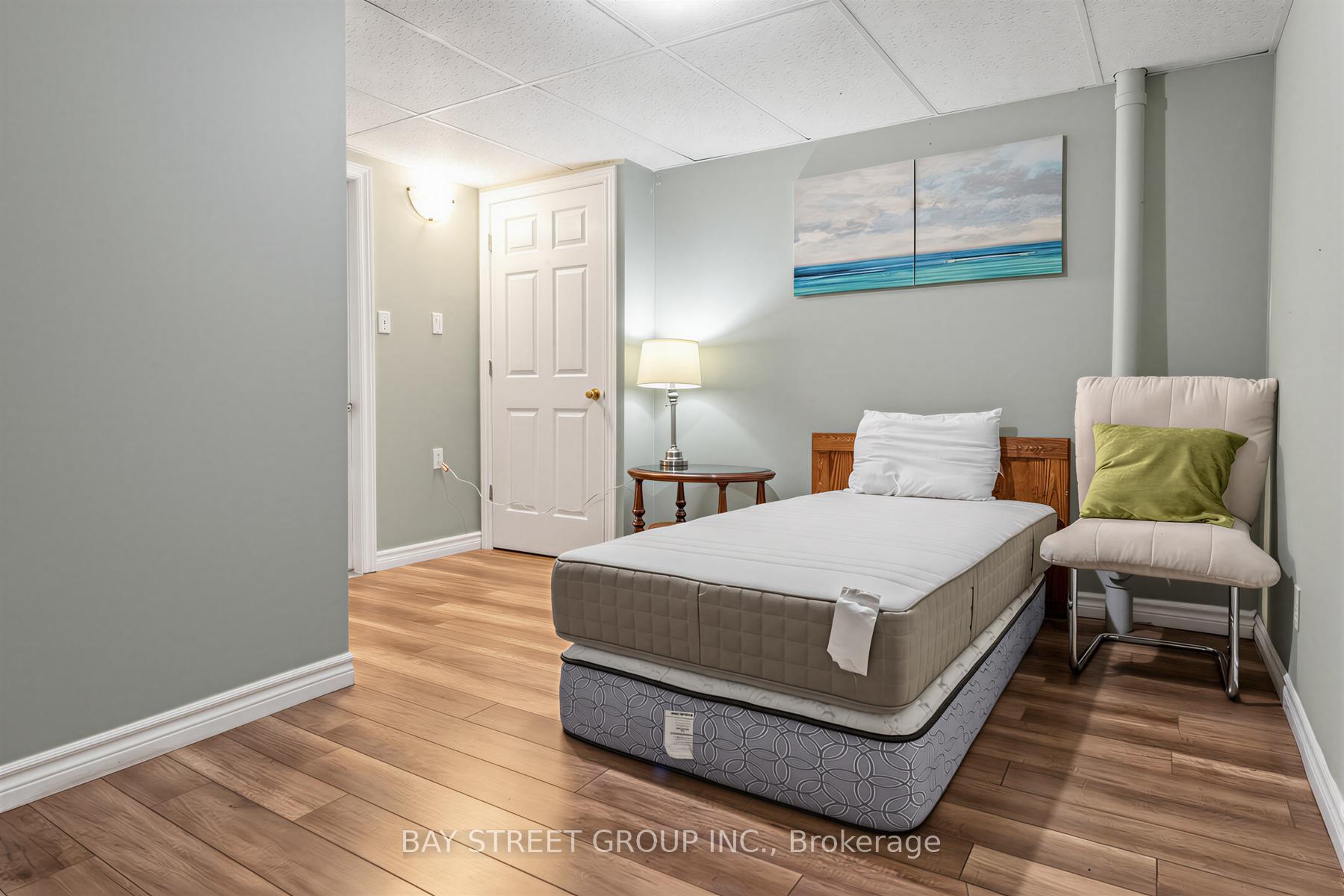 Photo 36 of 63 Dubrick Crescent, Kitchener, Larentian West — HOMEH