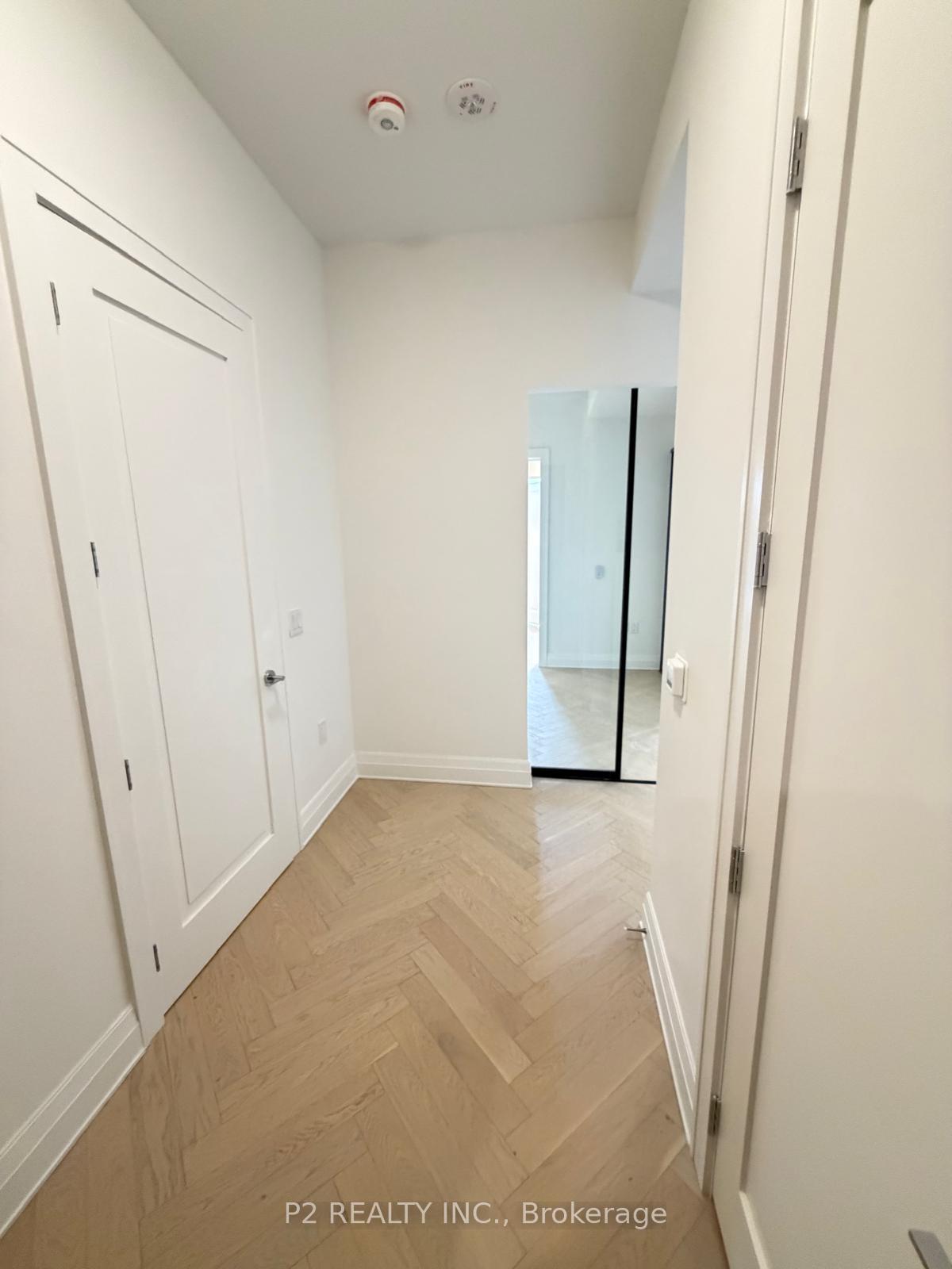 Photo 4 of Unit 310, 2 Forest Hill Road, Toronto, Casa Loma — HOMEH