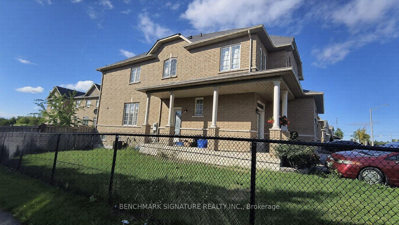 Photo 2 of 315 Elson Street, Markham, Cedarwood — HOMEH