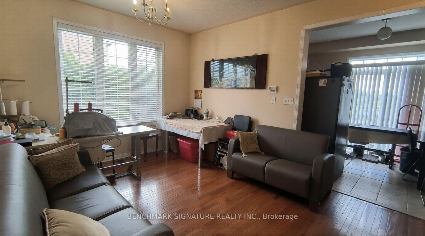 Photo 6 of 315 Elson Street, Markham, Cedarwood — HOMEH