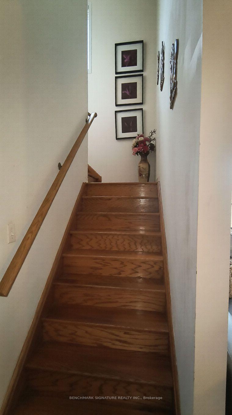 Photo 8 of 315 Elson Street, Markham, Cedarwood — HOMEH