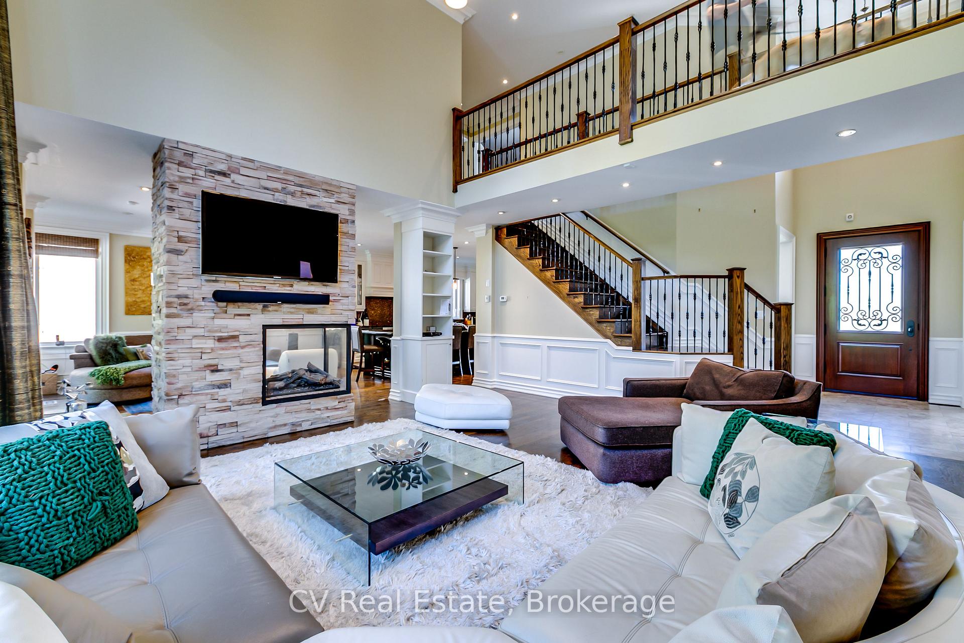 Photo 3 of 468 Chartwell Road, Oakville, Old Oakville — HOMEH