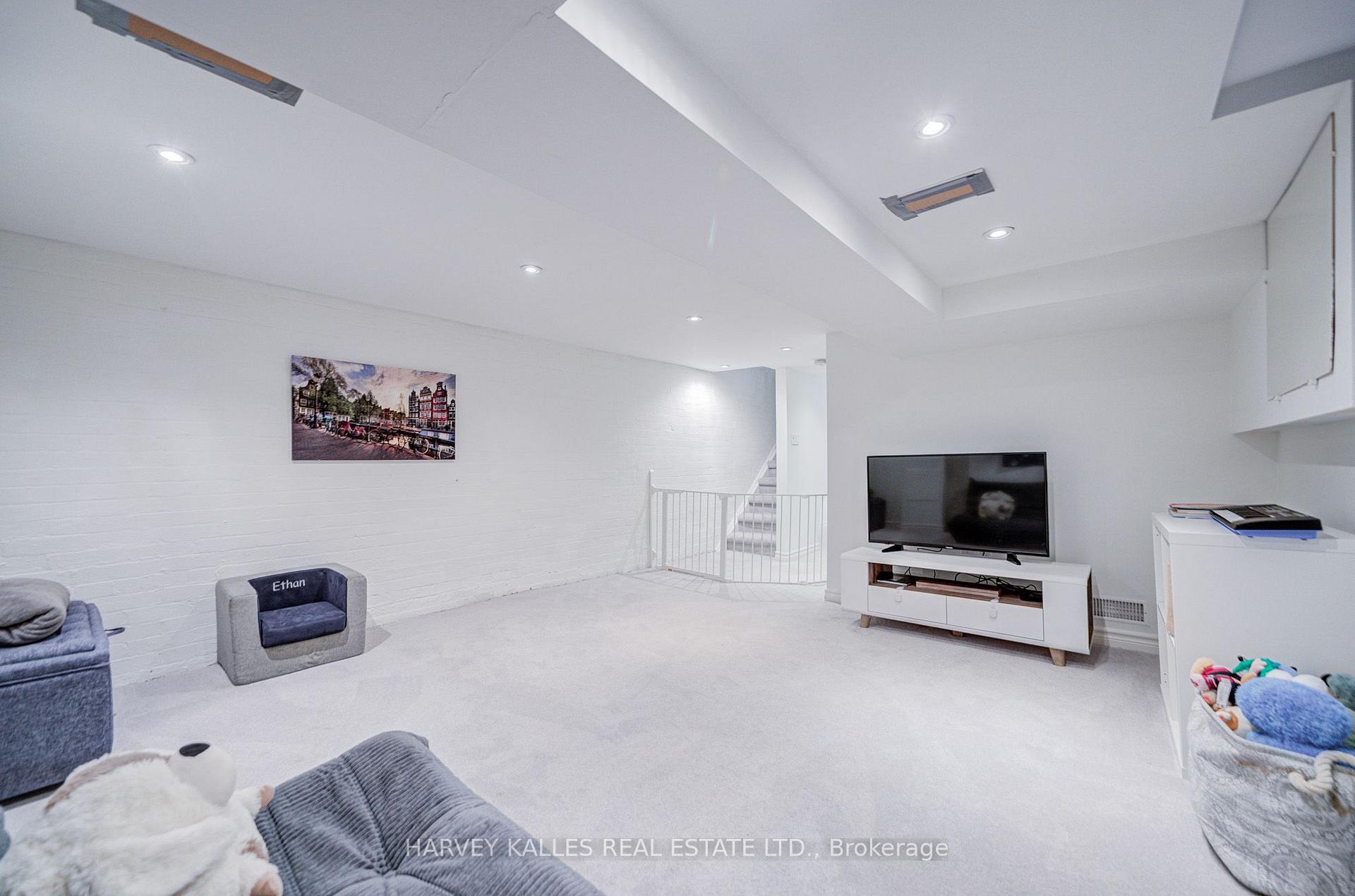 Photo 31 of 164 Douglas Avenue, Toronto, Lawrence Park South — HOMEH