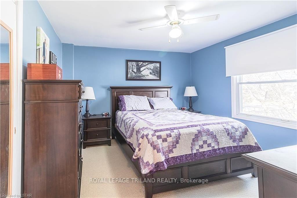 Photo 8 of 1441 Perth Avenue, London, East D — HOMEH