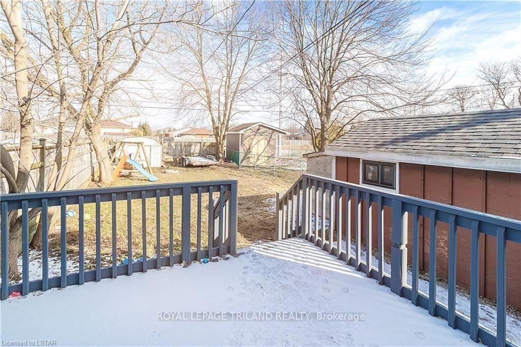 Photo 12 of 1441 Perth Avenue, London, East D — HOMEH