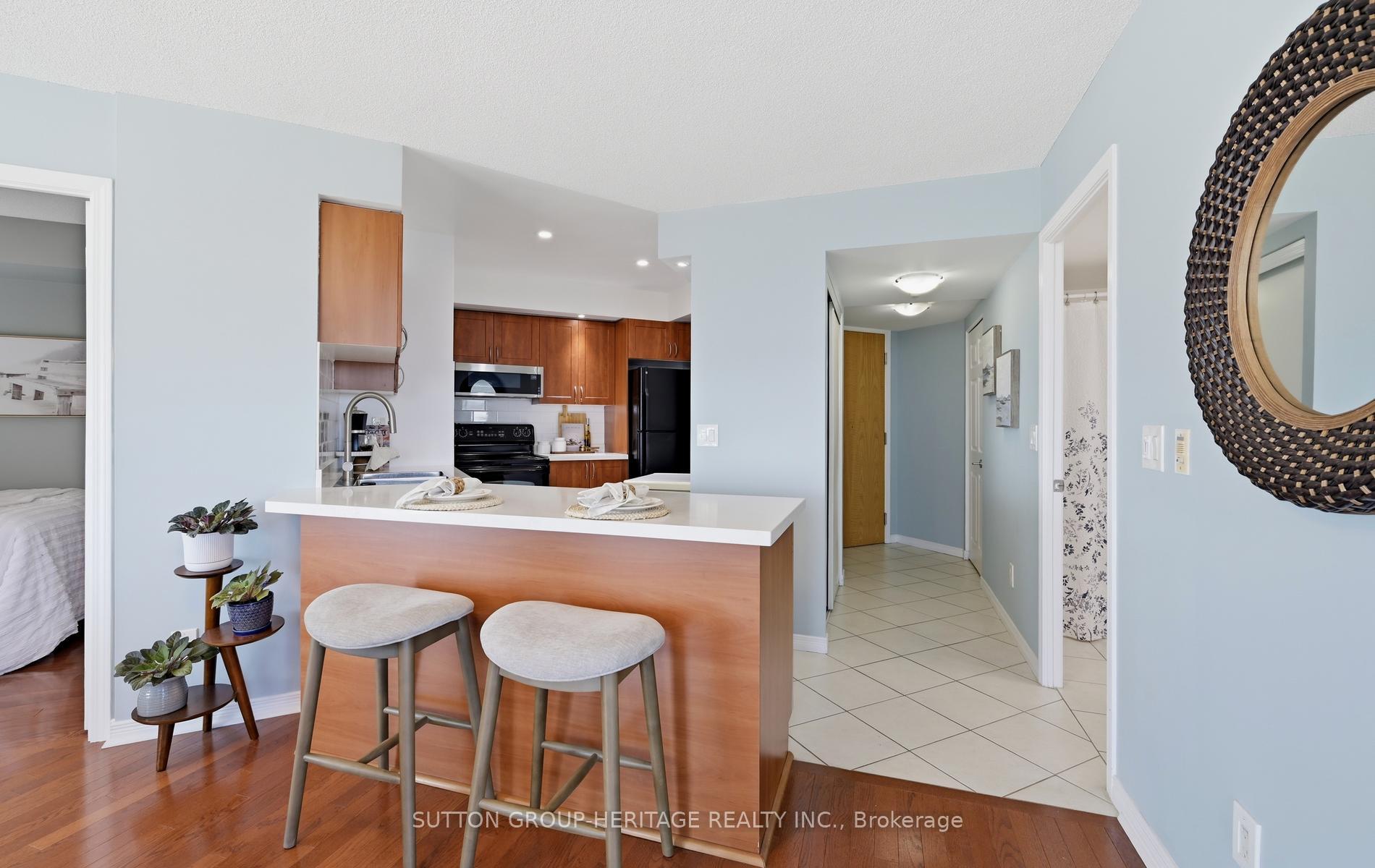 Photo 8 of Unit 902, 340 Watson Street W, Whitby, Port Whitby — HOMEH
