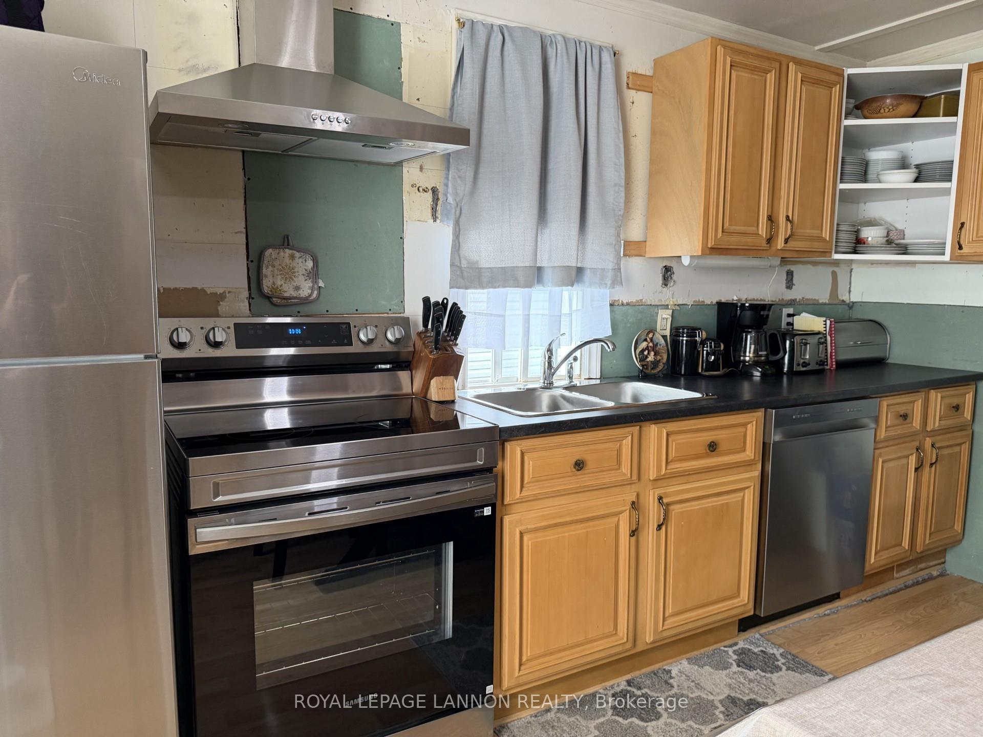 Photo 4 of 216 McIntyre Street, Thunder Bay, Court / Cumberland — HOMEH