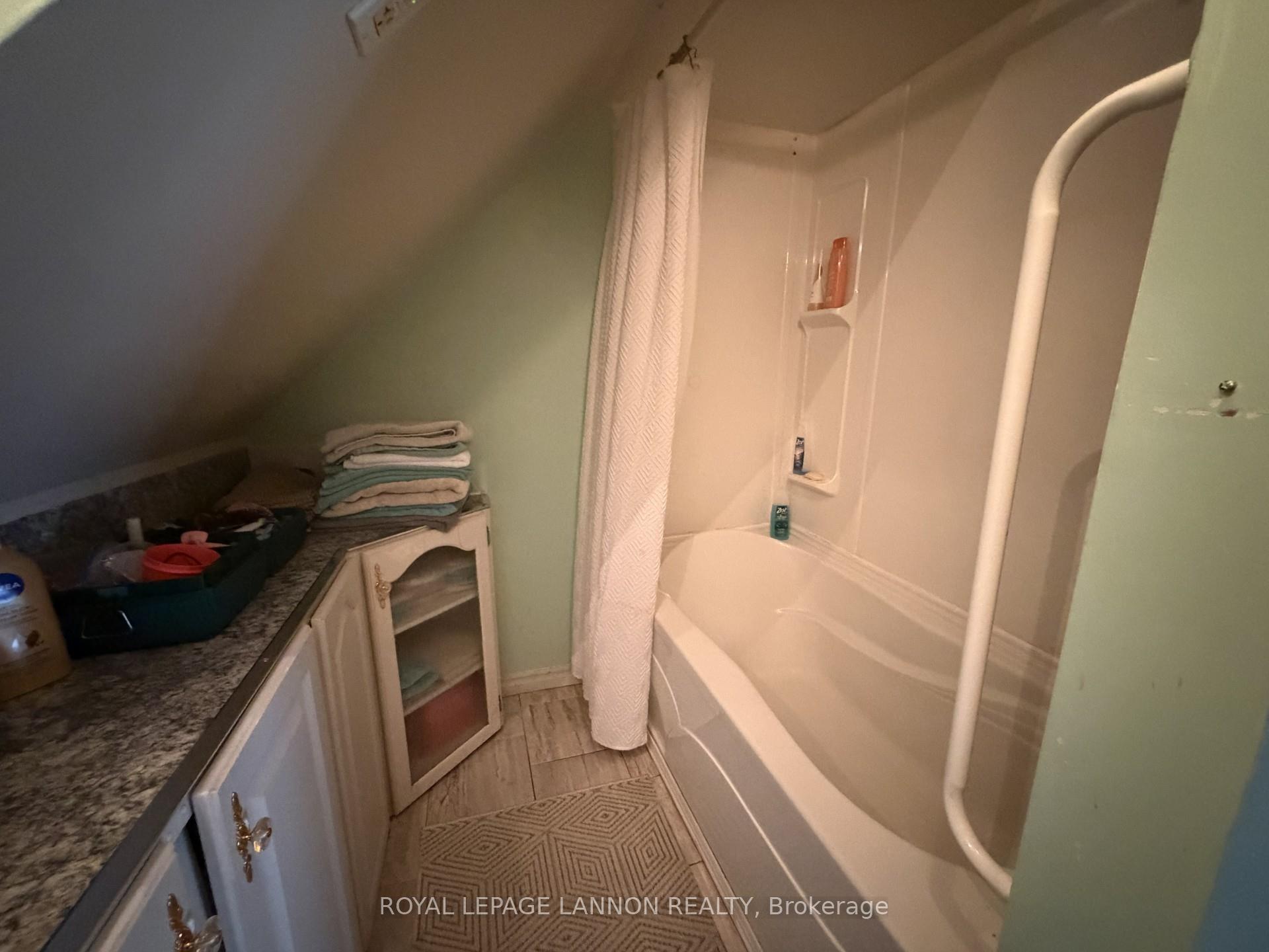 Photo 10 of 216 McIntyre Street, Thunder Bay, Court / Cumberland — HOMEH