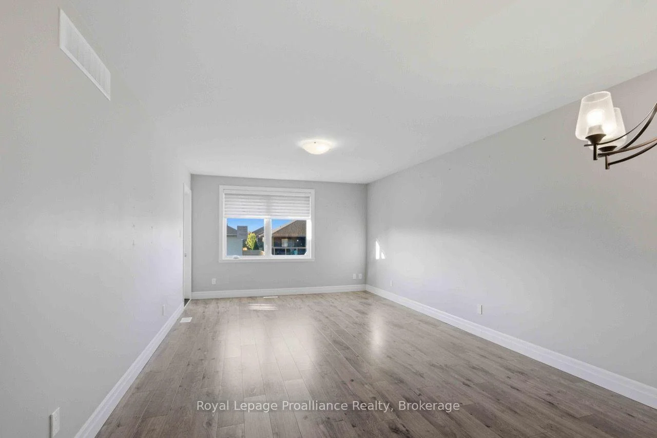 Photo 5 of 49 Hillside Meadow Drive, Quinte West, Murray Ward — HOMEH