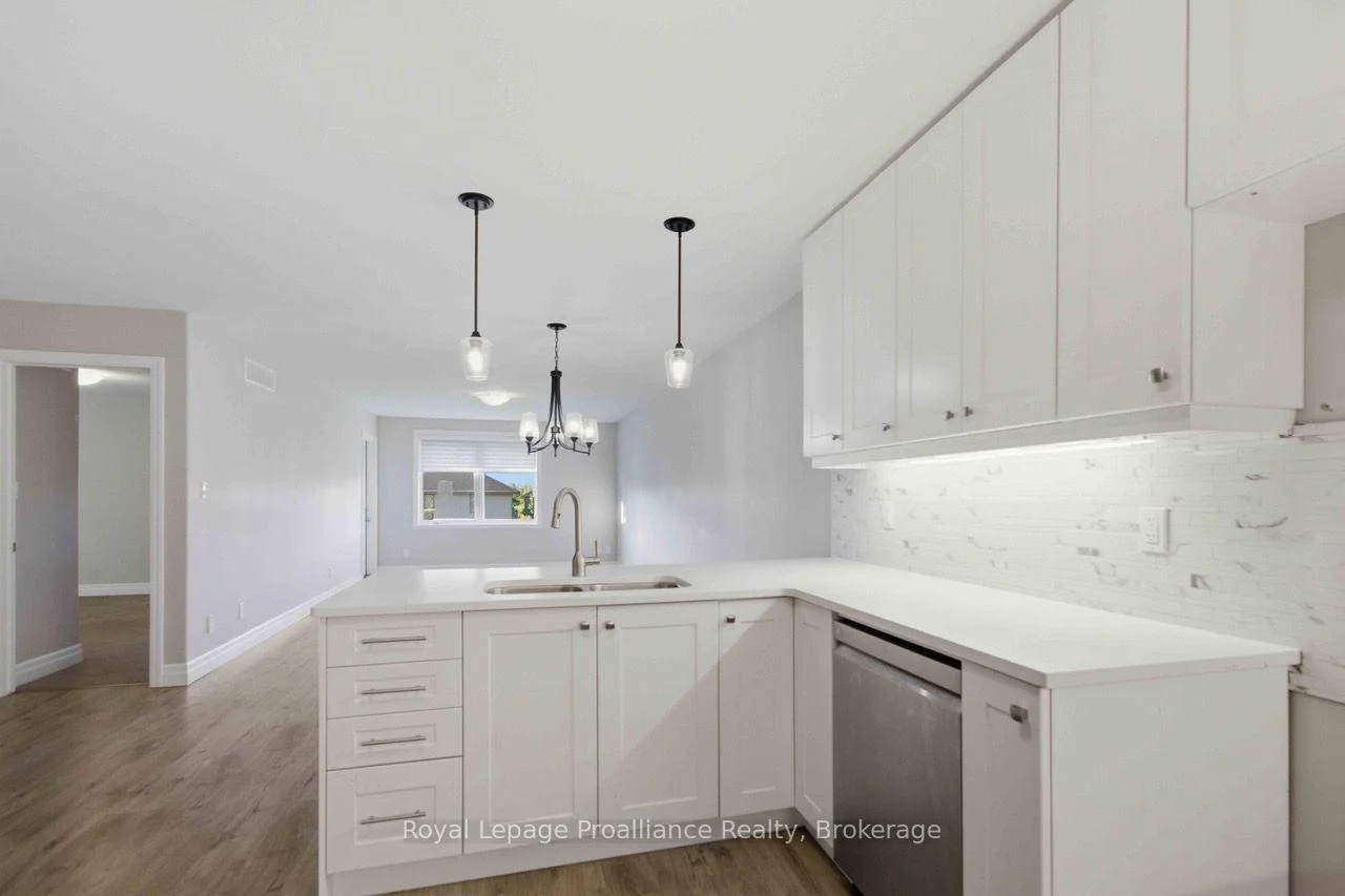 Photo 10 of 49 Hillside Meadow Drive, Quinte West, Murray Ward — HOMEH
