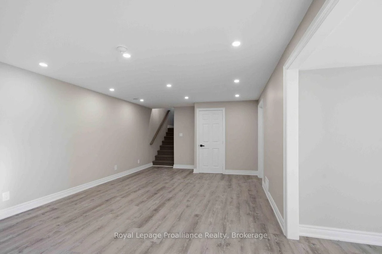 Photo 12 of 49 Hillside Meadow Drive, Quinte West, Murray Ward — HOMEH