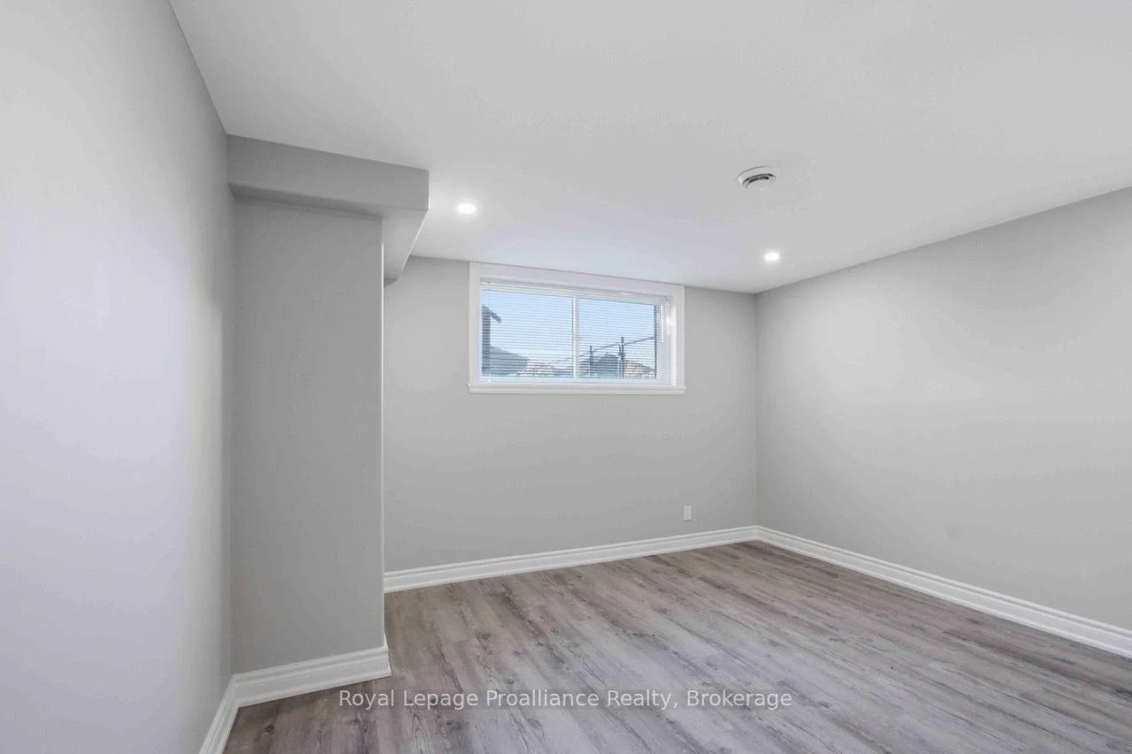 Photo 14 of 49 Hillside Meadow Drive, Quinte West, Murray Ward — HOMEH