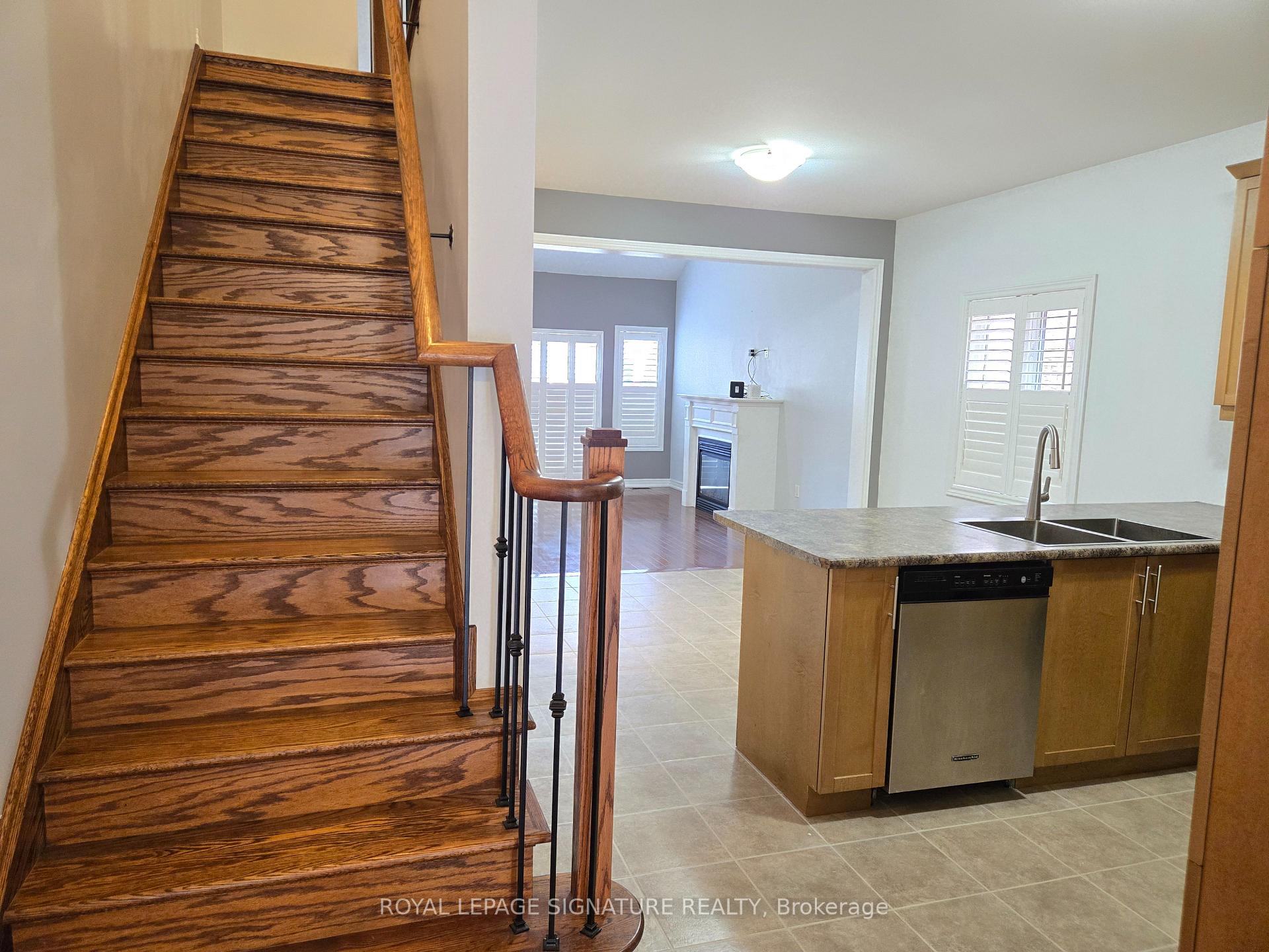 Photo 4 of 736 Ferguson Drive, Milton, Beaty — HOMEH