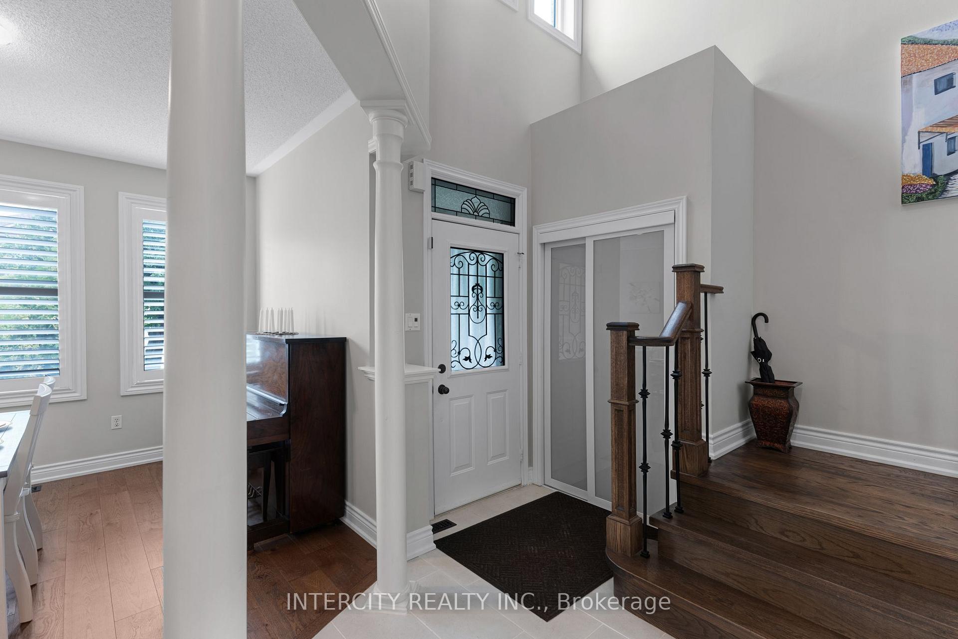 Photo 5 of 37 Redfinch Crescent, Vaughan, Vellore Village — HOMEH