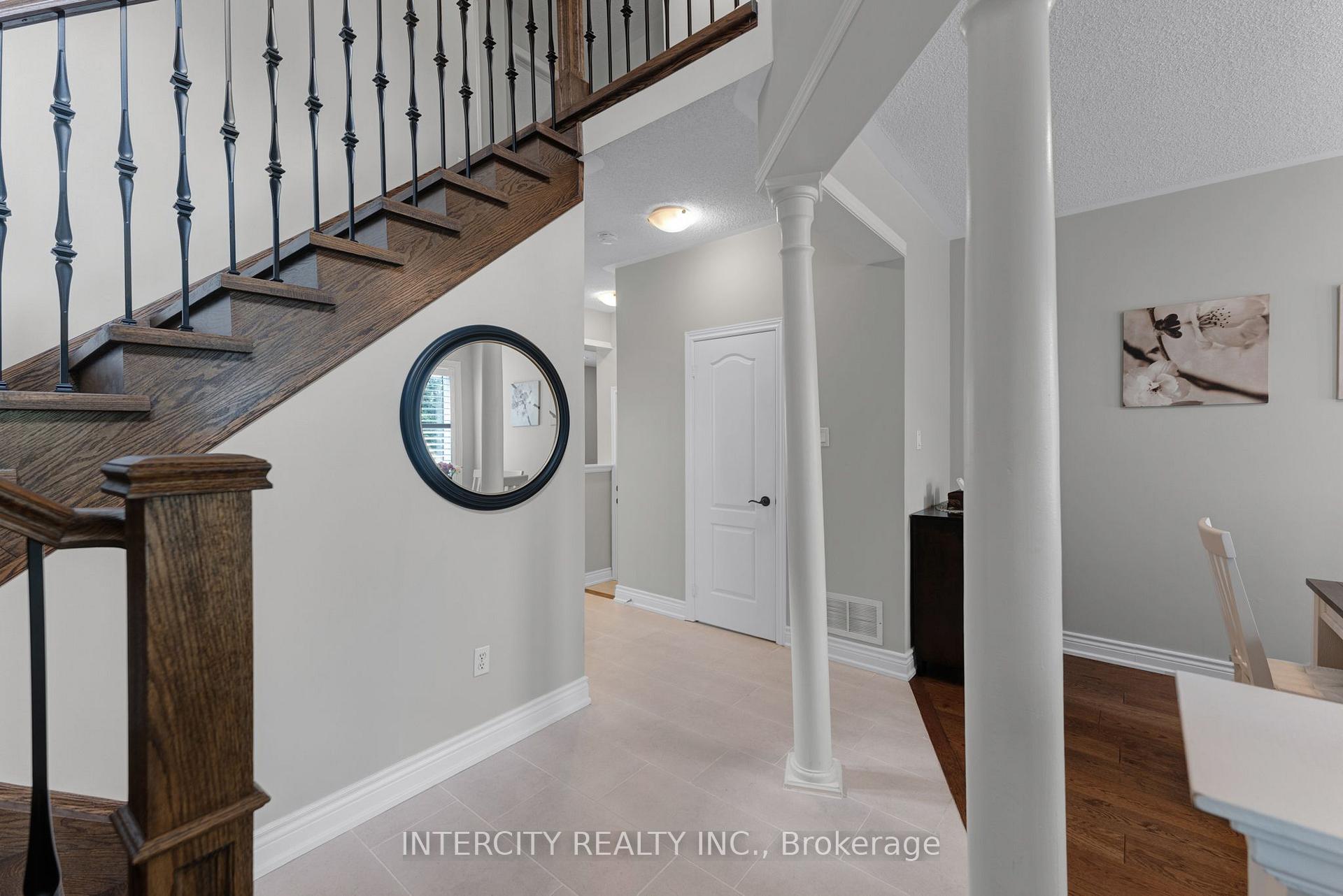Photo 6 of 37 Redfinch Crescent, Vaughan, Vellore Village — HOMEH