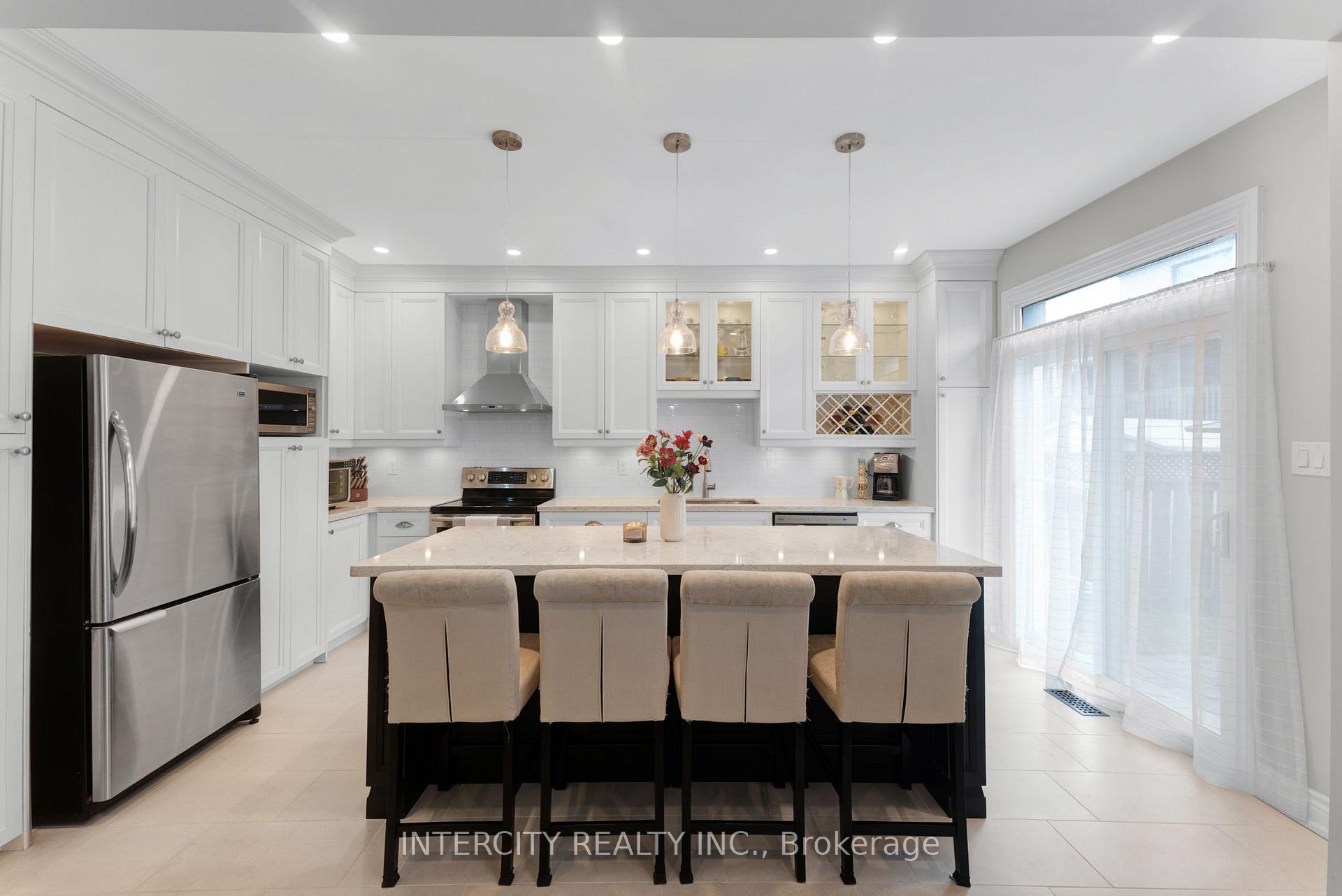 Photo 9 of 37 Redfinch Crescent, Vaughan, Vellore Village — HOMEH