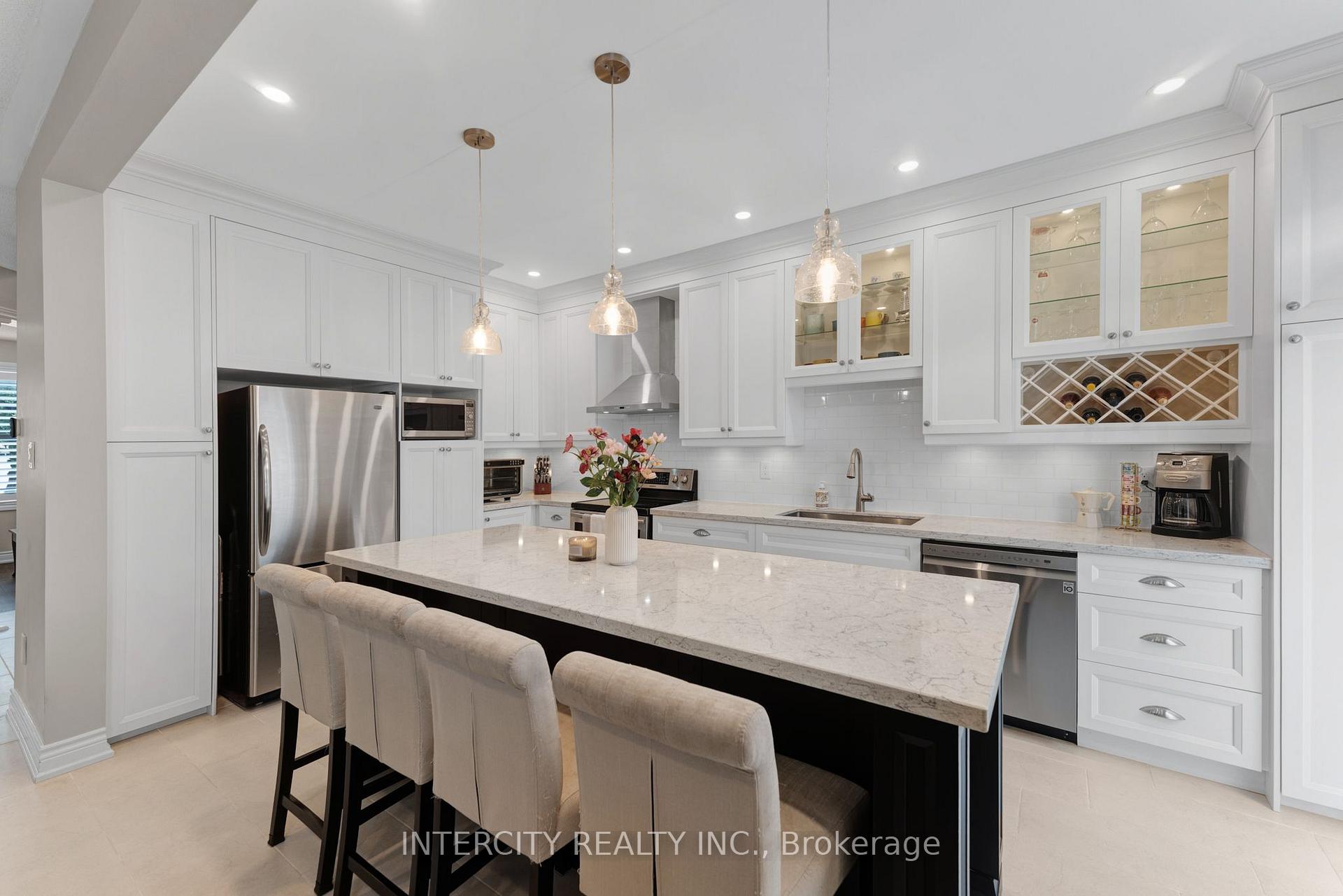Photo 10 of 37 Redfinch Crescent, Vaughan, Vellore Village — HOMEH