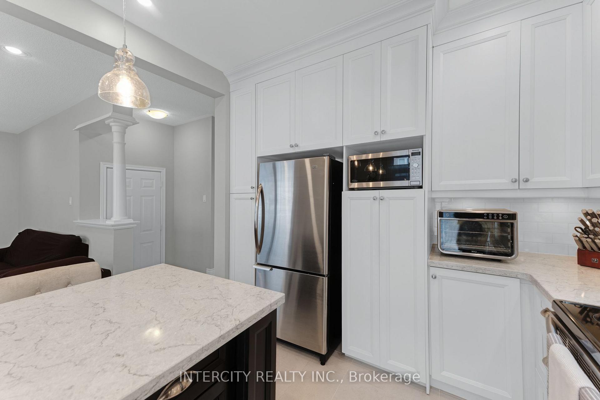 Photo 12 of 37 Redfinch Crescent, Vaughan, Vellore Village — HOMEH