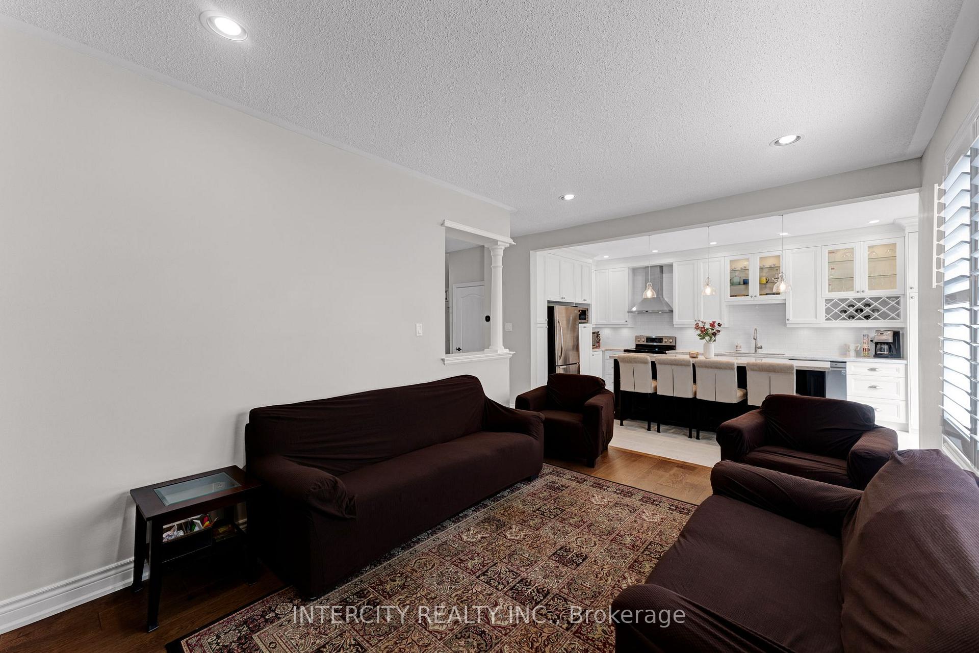 Photo 18 of 37 Redfinch Crescent, Vaughan, Vellore Village — HOMEH
