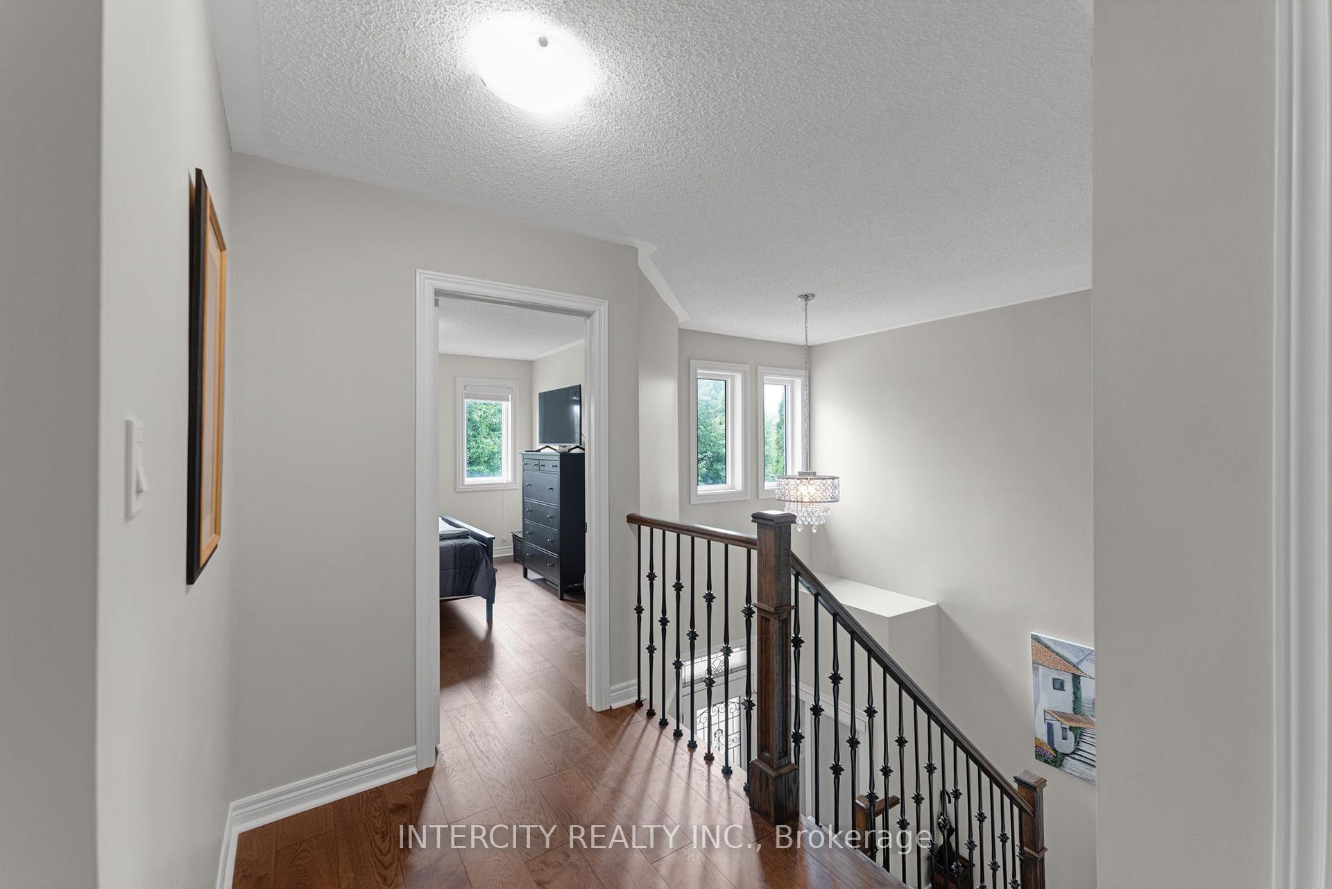 Photo 24 of 37 Redfinch Crescent, Vaughan, Vellore Village — HOMEH