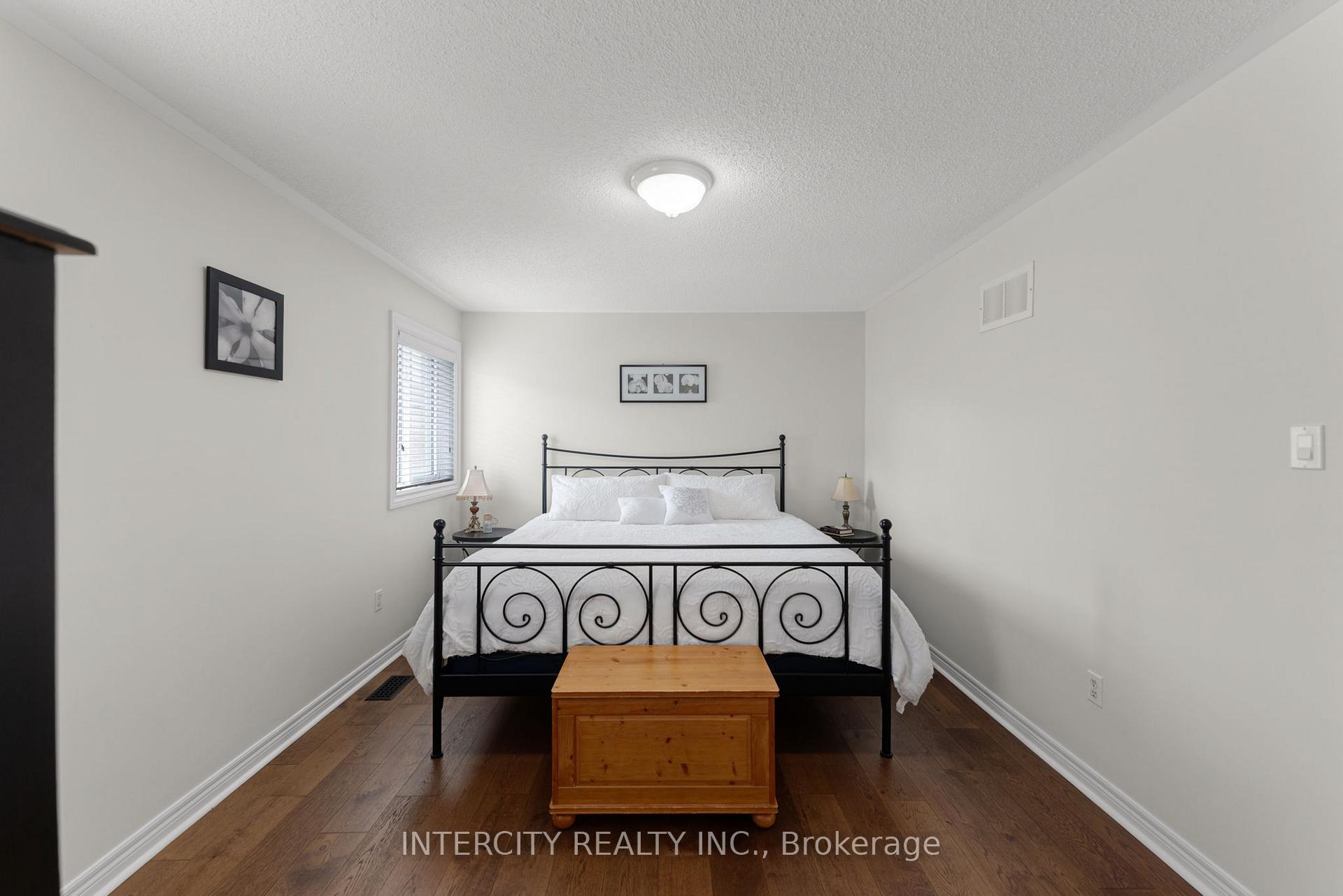 Photo 27 of 37 Redfinch Crescent, Vaughan, Vellore Village — HOMEH