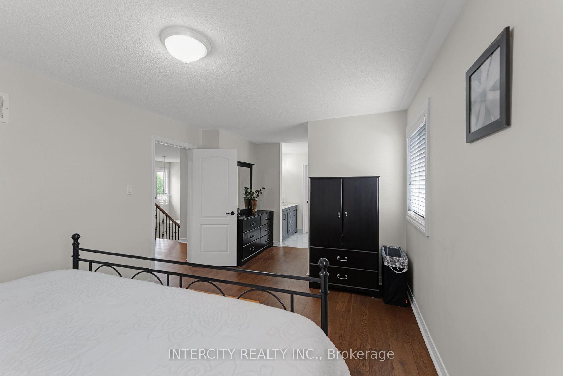 Photo 28 of 37 Redfinch Crescent, Vaughan, Vellore Village — HOMEH
