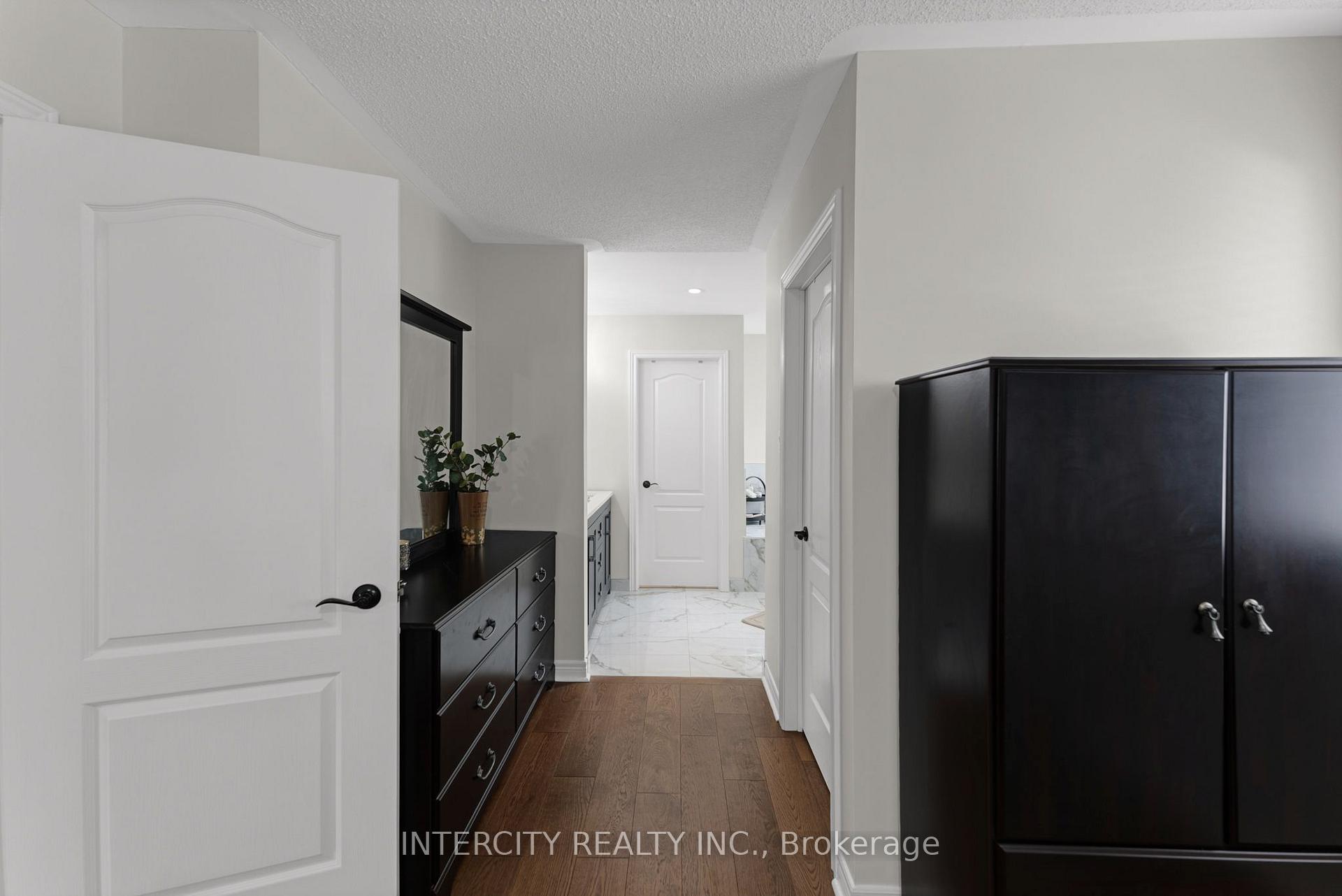Photo 29 of 37 Redfinch Crescent, Vaughan, Vellore Village — HOMEH