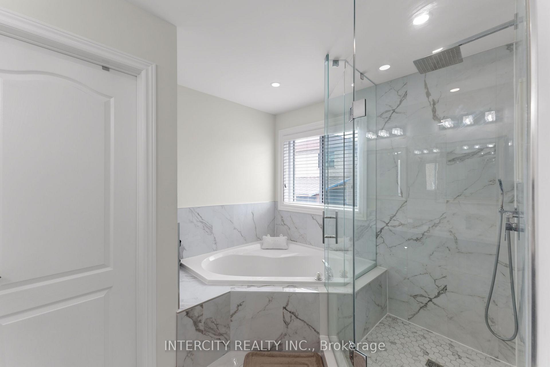 Photo 31 of 37 Redfinch Crescent, Vaughan, Vellore Village — HOMEH