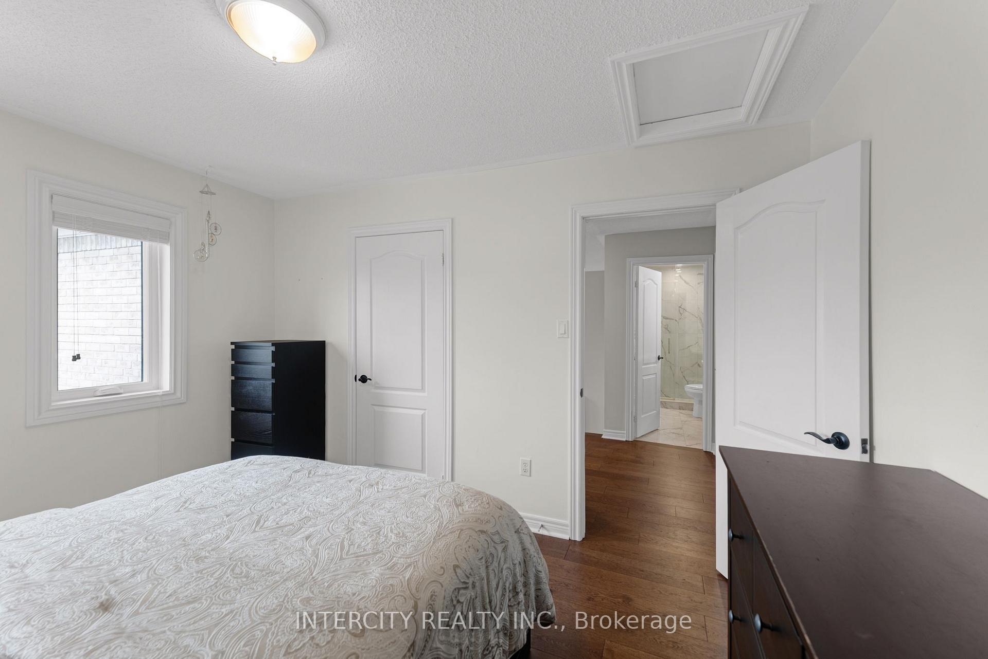 Photo 35 of 37 Redfinch Crescent, Vaughan, Vellore Village — HOMEH