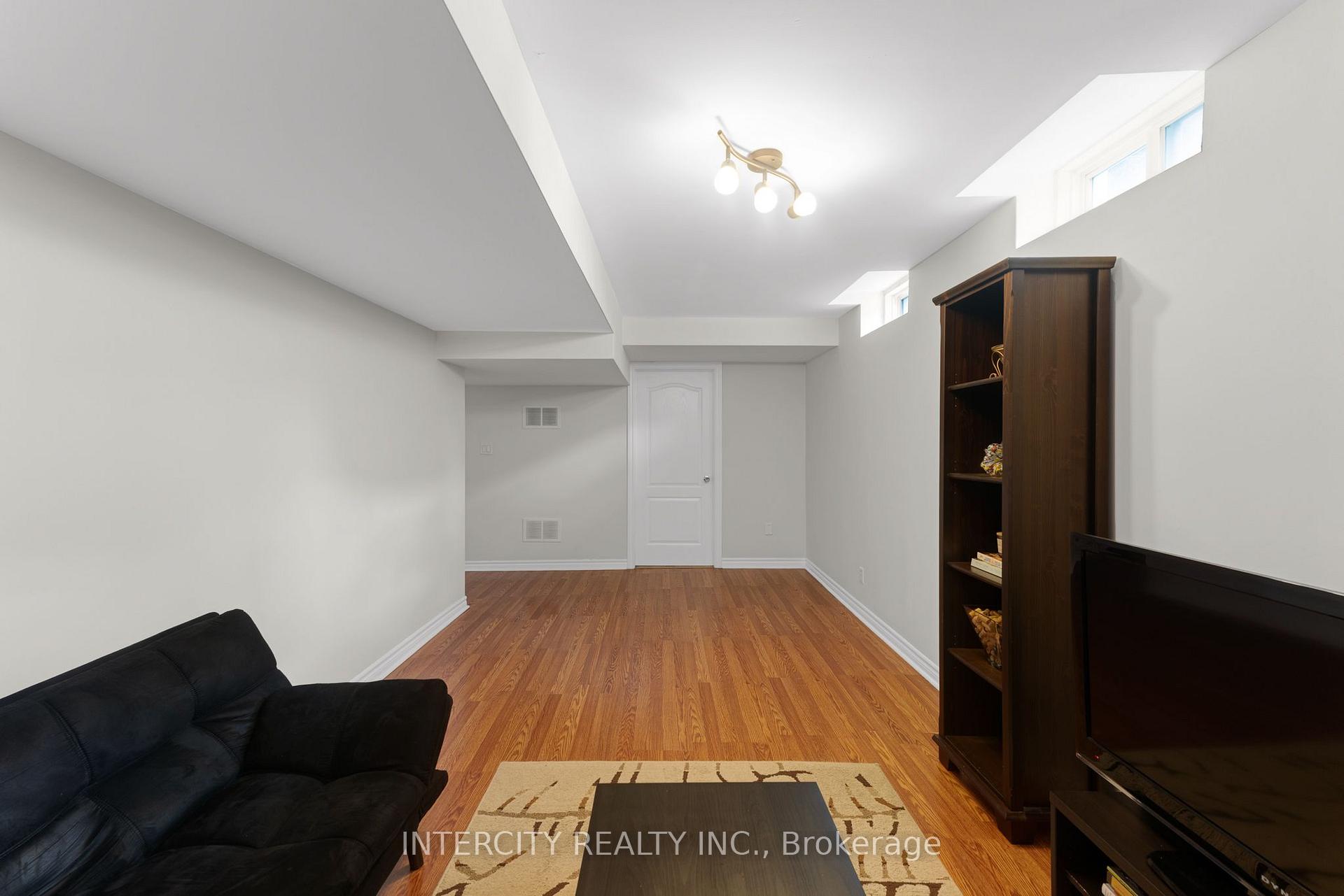 Photo 43 of 37 Redfinch Crescent, Vaughan, Vellore Village — HOMEH