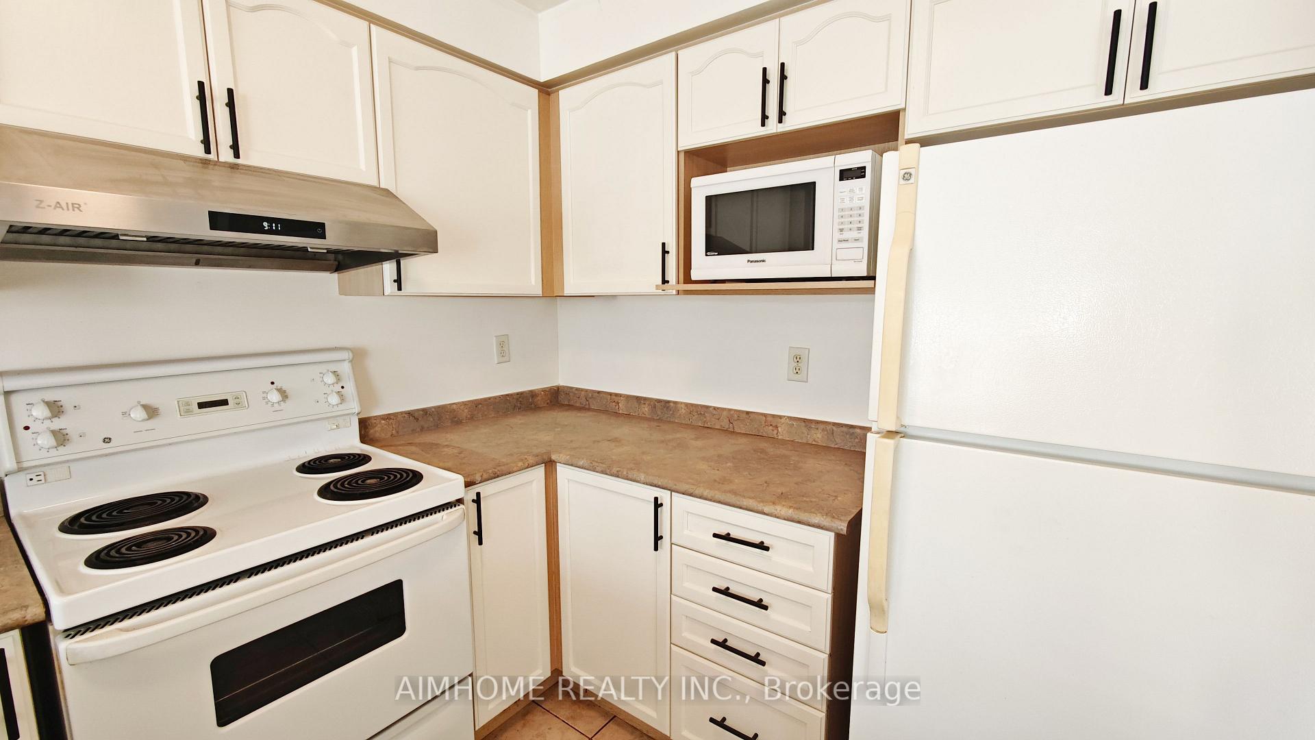 Photo 12 of 340 Kittridge Road, Oakville, Wedgewood Creek — HOMEH