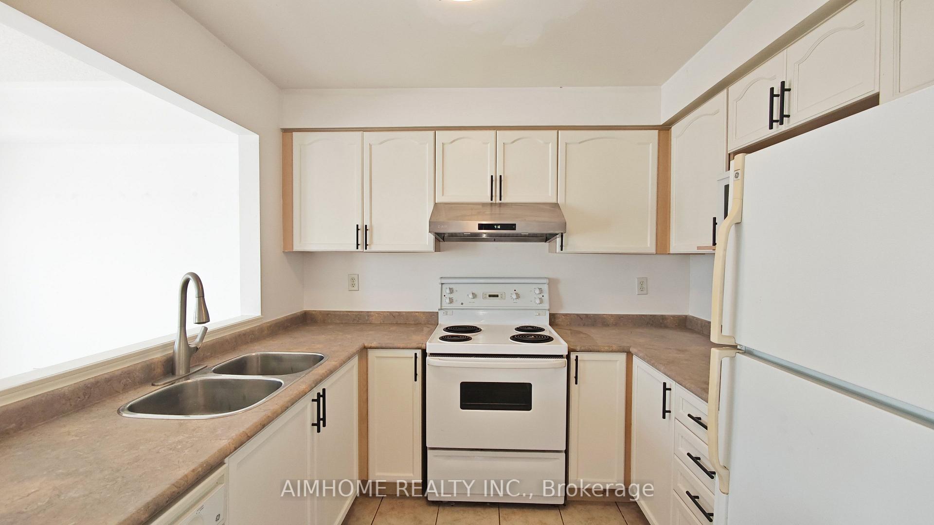 Photo 13 of 340 Kittridge Road, Oakville, Wedgewood Creek — HOMEH