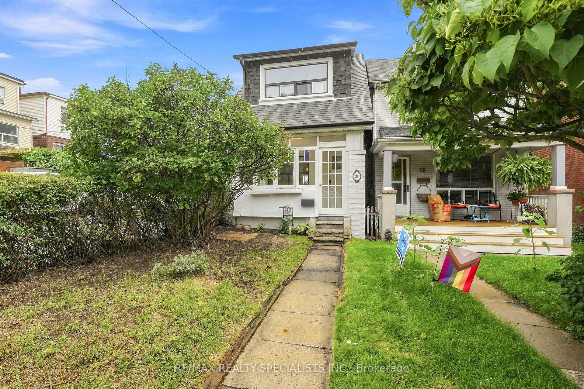 Front of 21 Mendel Avenue